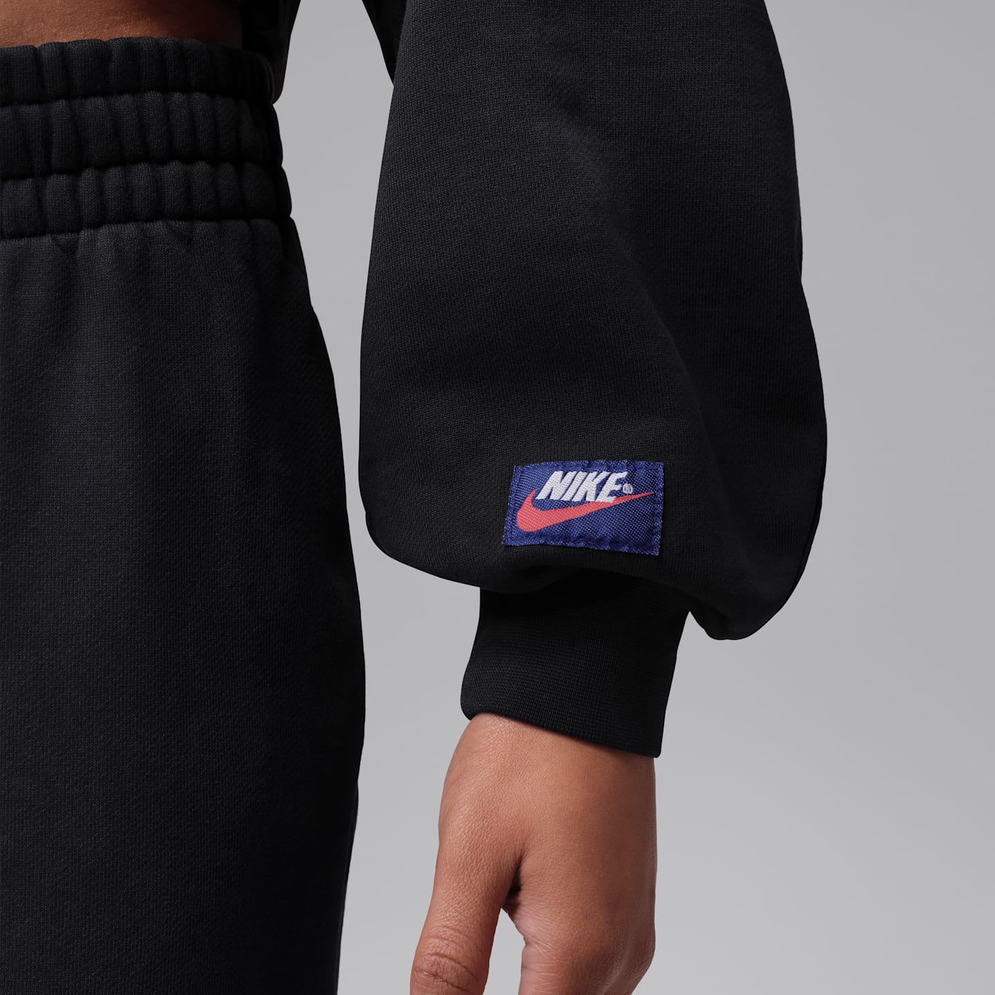 Женское укороченное худи Jordan Flight Fleece, цвет: Чёрный / Красный — фото 5