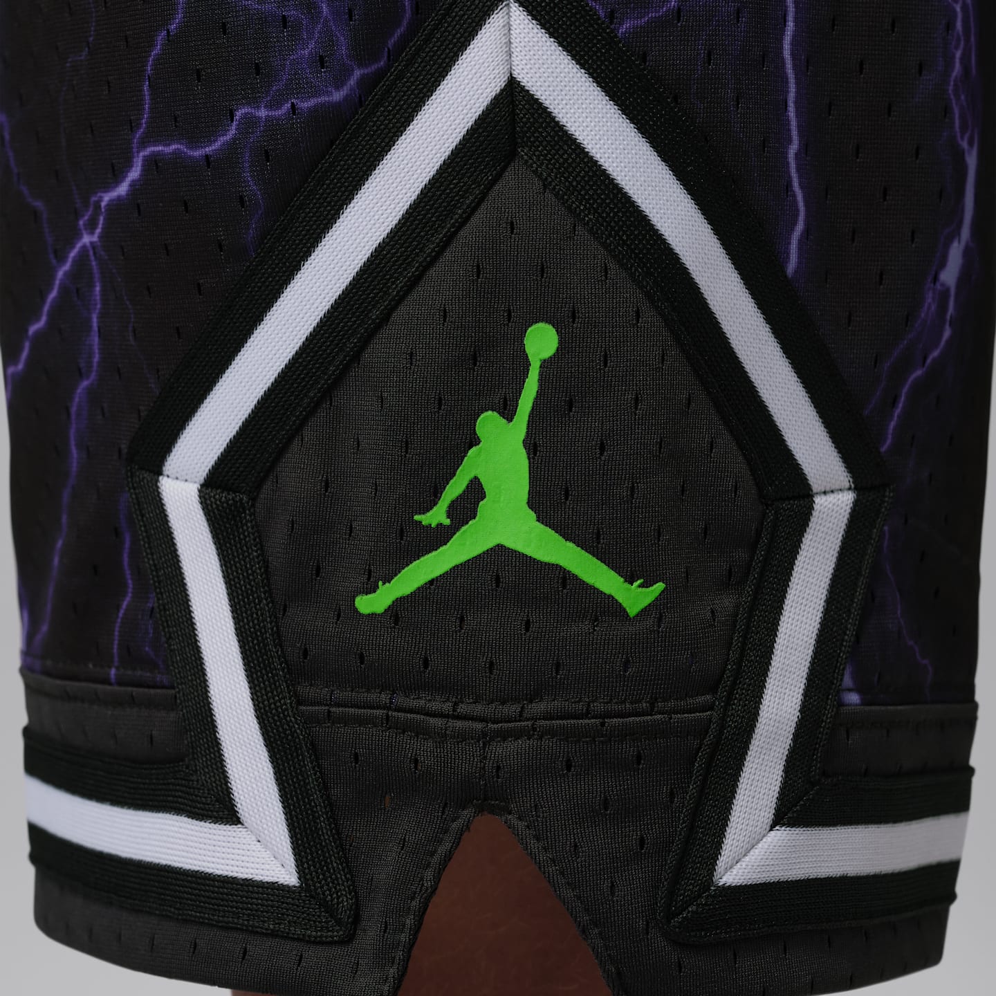 Детские спортивные шорты Jordan Dri-FIT Diamond с принтом, цвет: Чёрный / Фиолетовый — фото 5