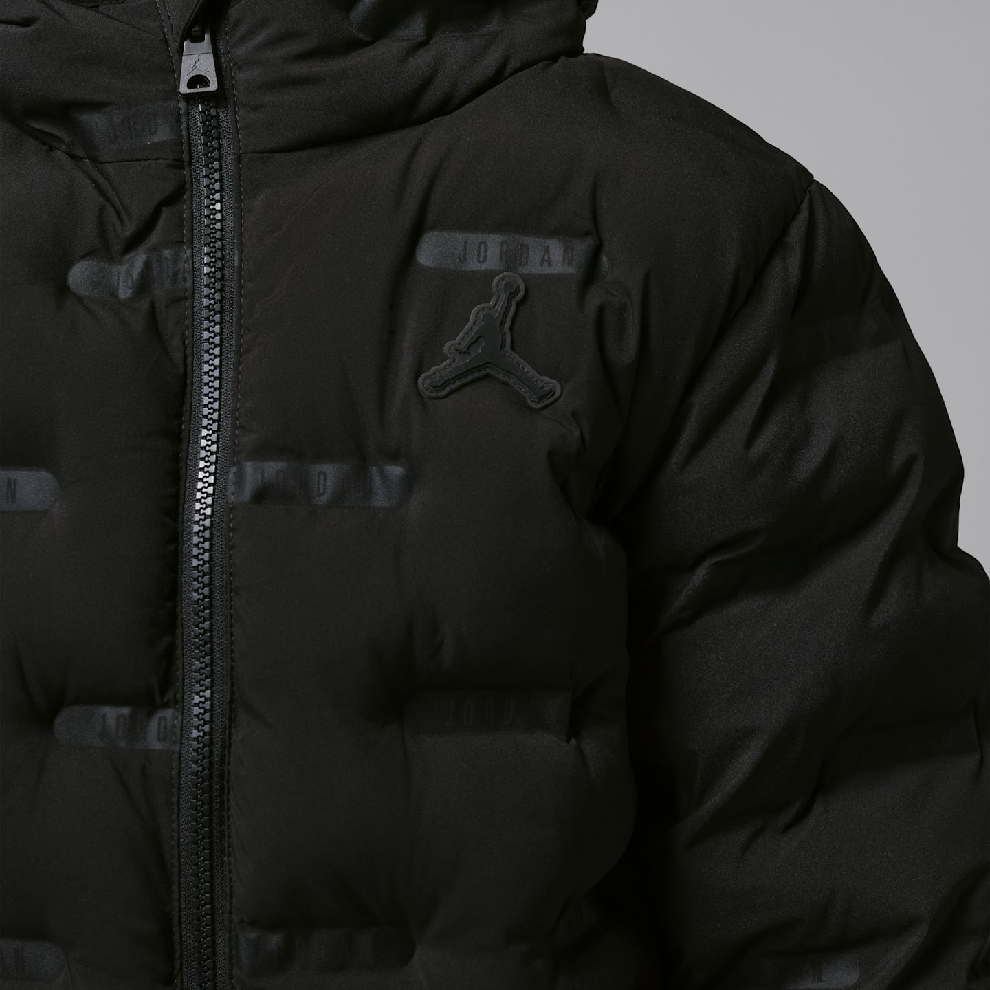 Детская куртка Jordan Heat Debossed Midweight Puffer, цвет: Чёрный — фото 4