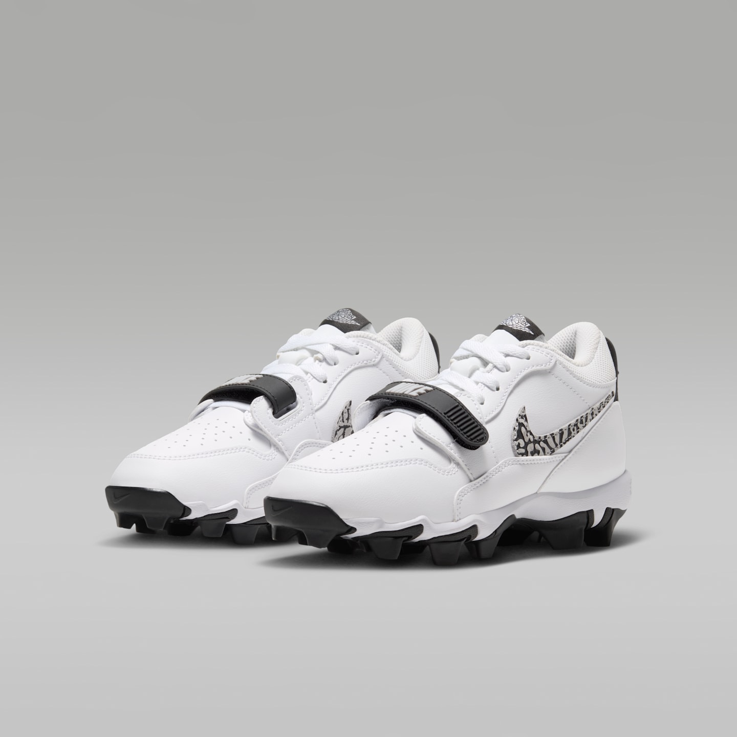 Детские бутсы Jordan Legacy 312 Low Cleats, цвет: Белый / Чёрный — фото 5