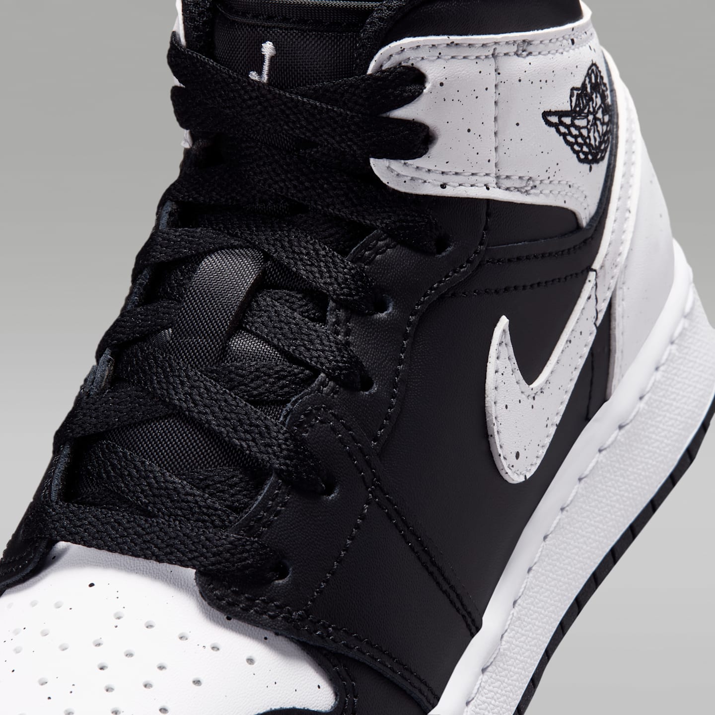 Детские кроссовки Air Jordan 1 Mid, цвет: Чёрный / Белый — фото 7