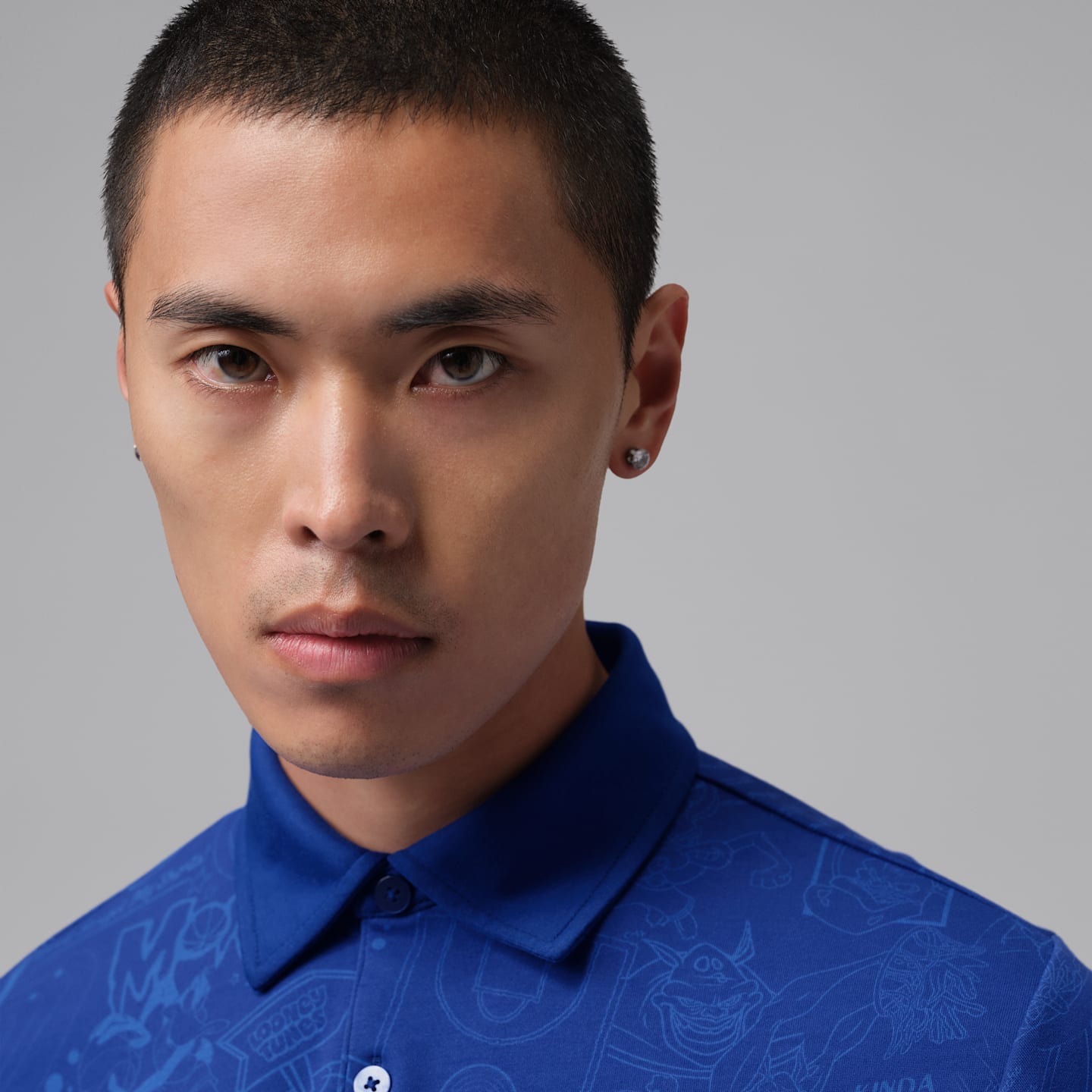 Мужское поло Jordan Dri-FIT Space Jam Printed Golf Polo, цвет: Королевский синий / Чёрный — фото 3