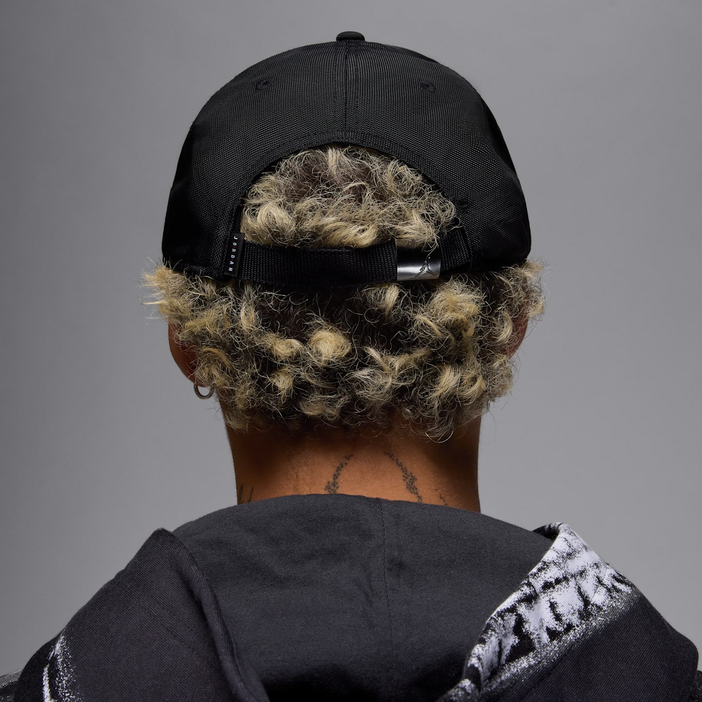 Мужской головной убор Jordan Rise Structured Metal Jumpman Hat, цвет: Чёрный / Графитовый — фото 2