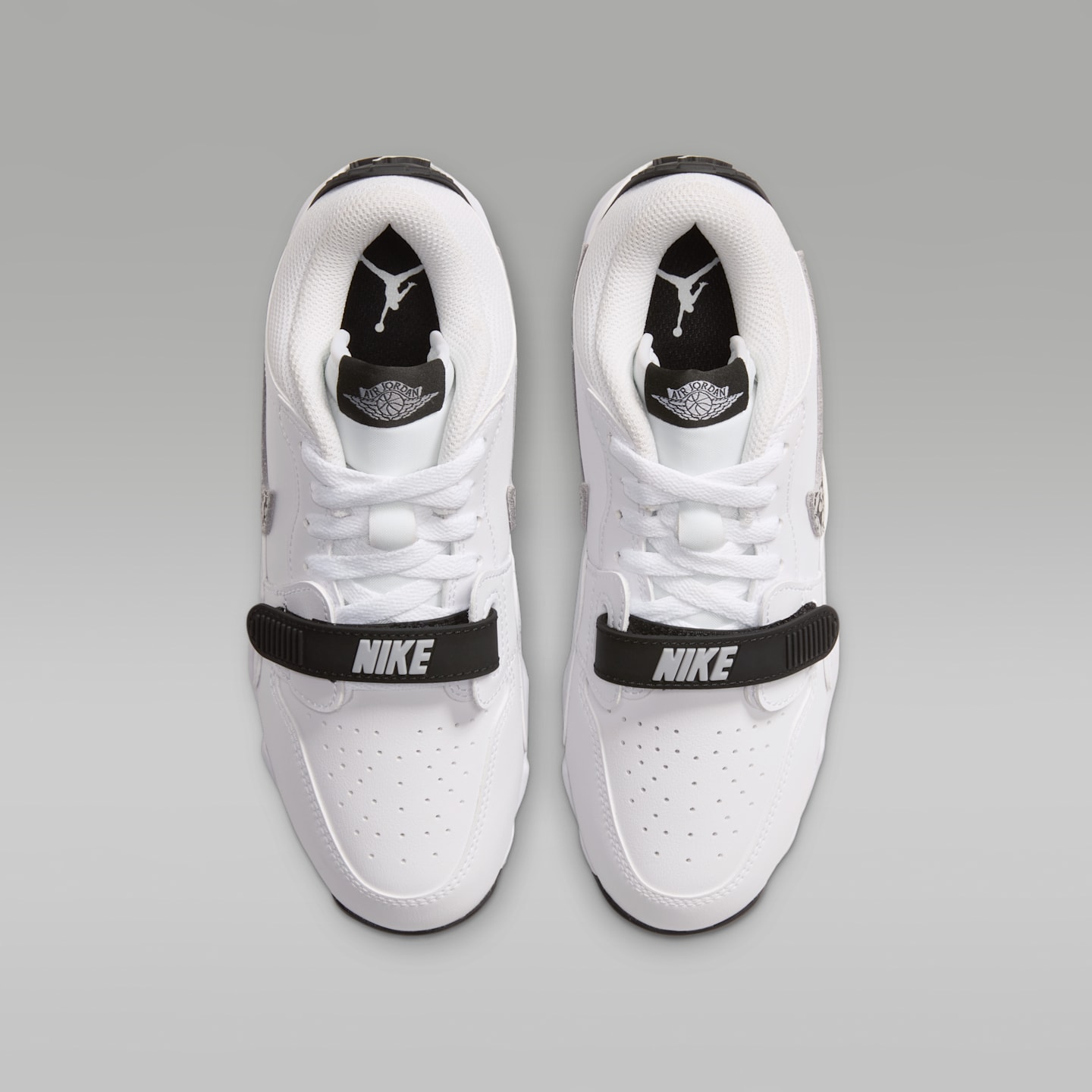 Детские бутсы Jordan Legacy 312 Low Cleats, цвет: Белый / Чёрный — фото 4