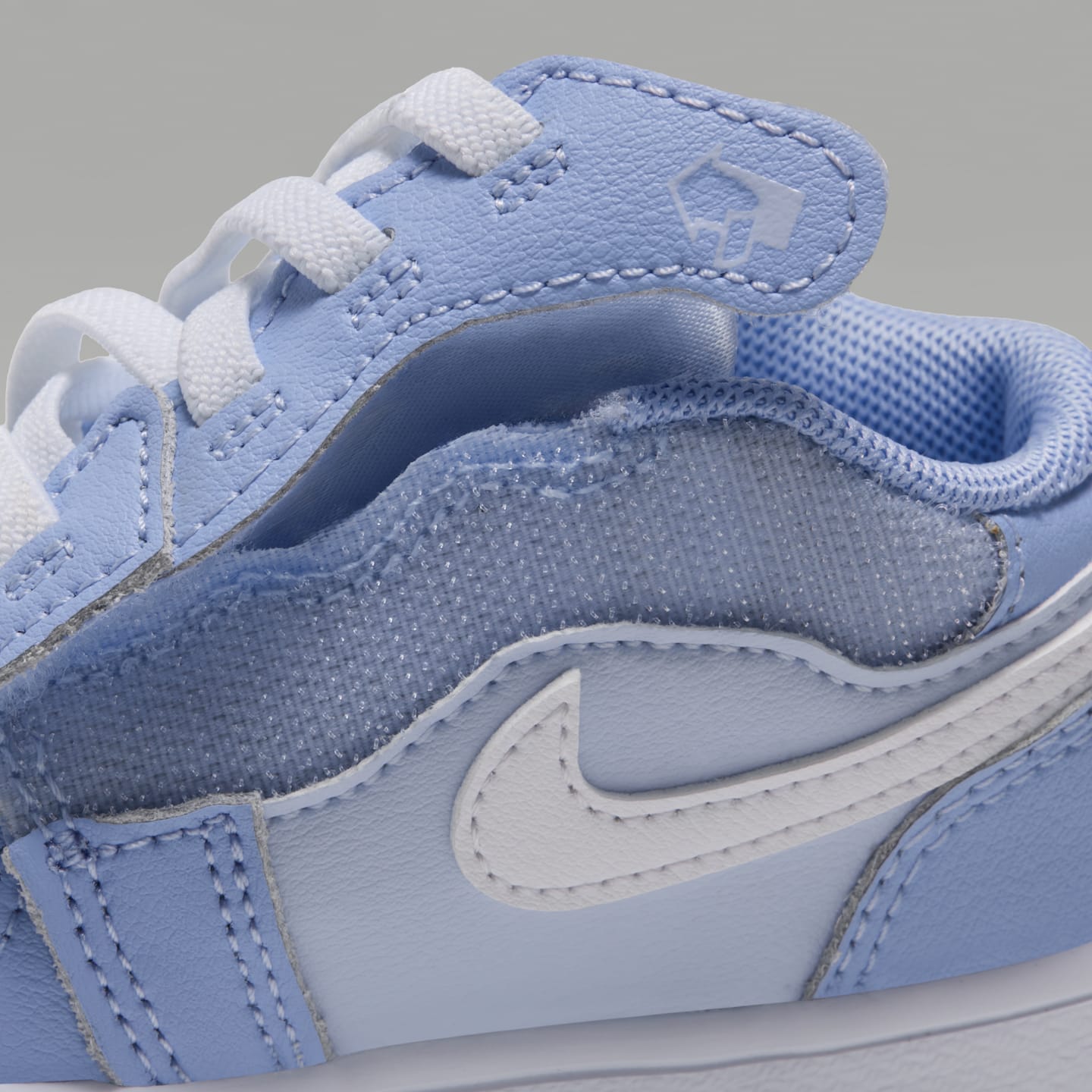 Детские кроссовки Jordan 1 Low Alt, цвет: Серебристый / Белый — фото 8