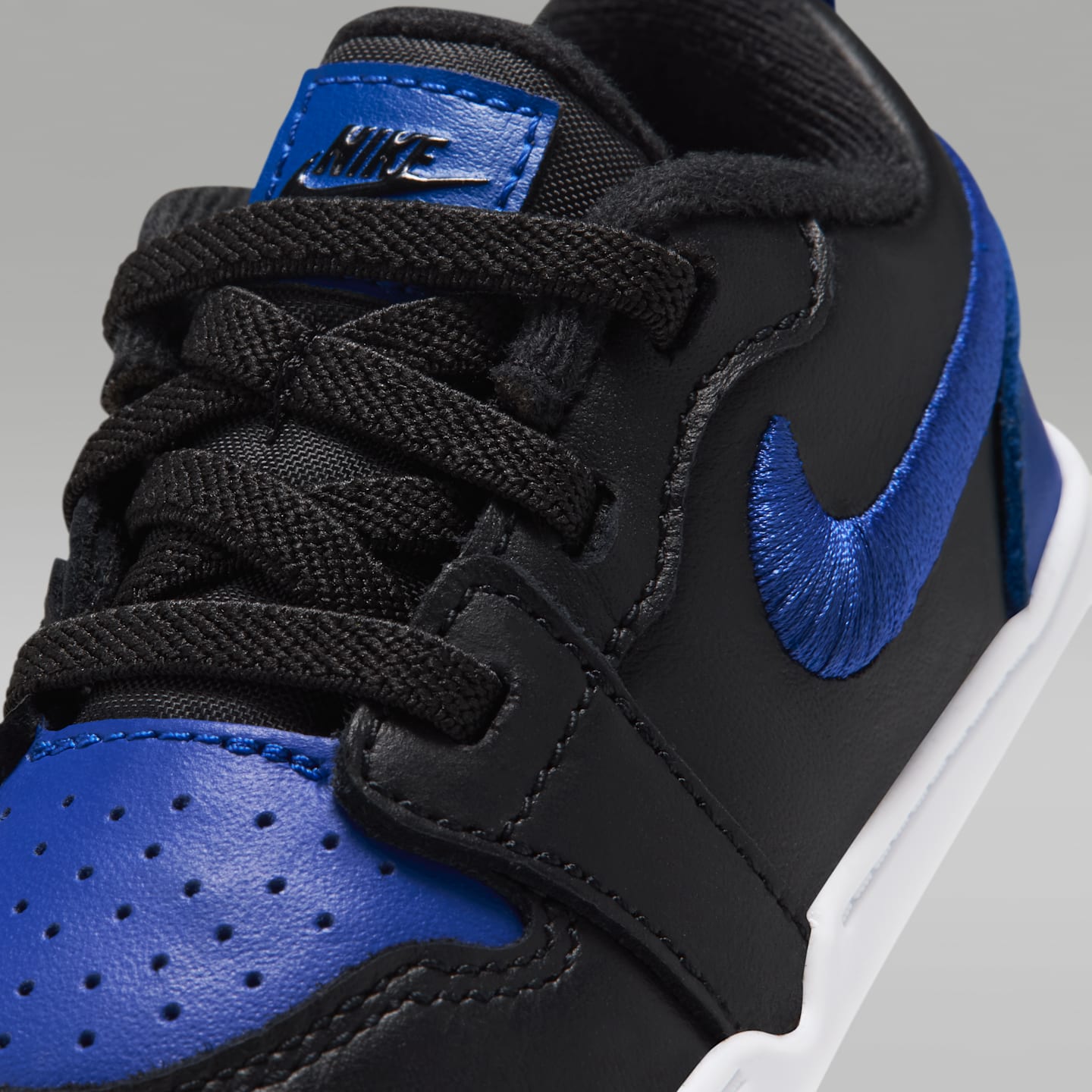 Детские кроссовки Jordan First 1 Baby/Toddler, цвет: Чёрный / Королевский синий — фото 7