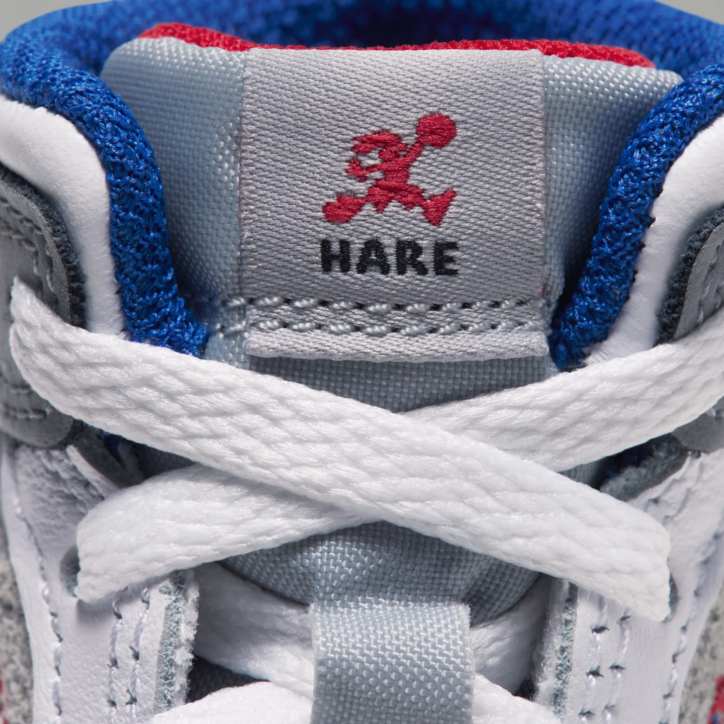 Детские кроссовки Jordan 1 Mid SE "Hare" Shoes, цвет: Серый / Красный — фото 8