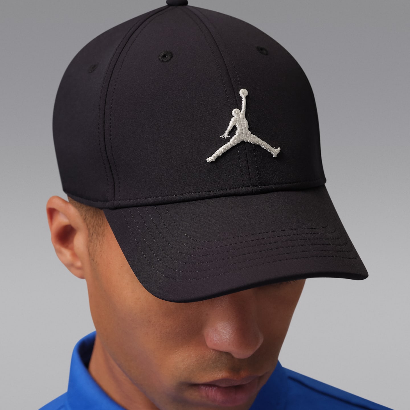 Мужской головной убор Jordan Club Dri-FIT Structured Golf Hat, цвет: Чёрный / Молочный — фото 4