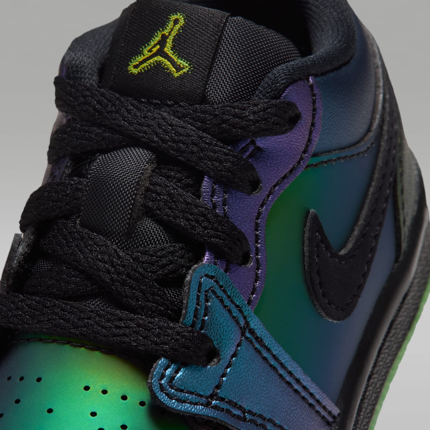 Детские кроссовки Jordan 1 Low SE "Magic Ball" Shoes, цвет: Чёрный / Зелёный — фото 7
