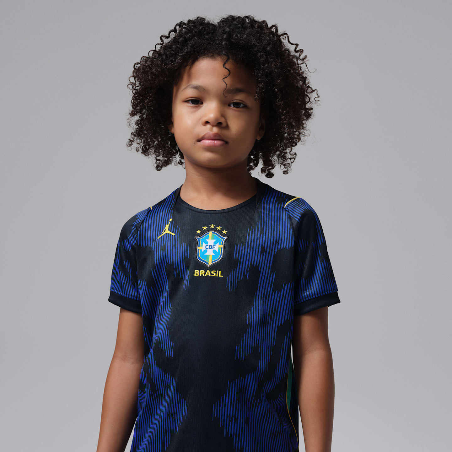 Детский футбольный комплект Jordan Brazil 2026 Stadium Away из 3 предметов, цвет: Королевский синий / Чёрный — фото 3