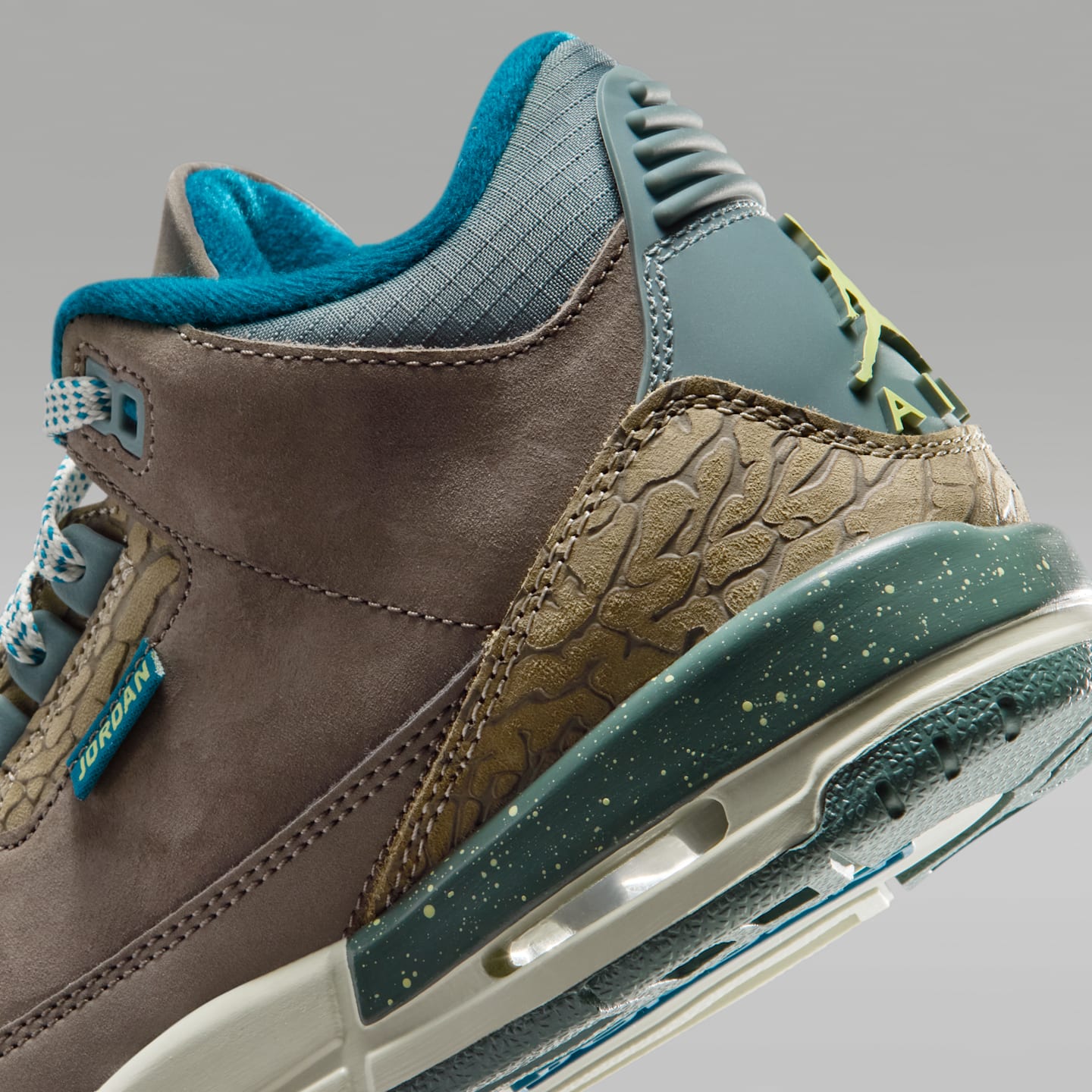 Детские кроссовки Jordan 3 Retro Little Kids' Shoes, цвет: Оливковый серый / Хаки — фото 8
