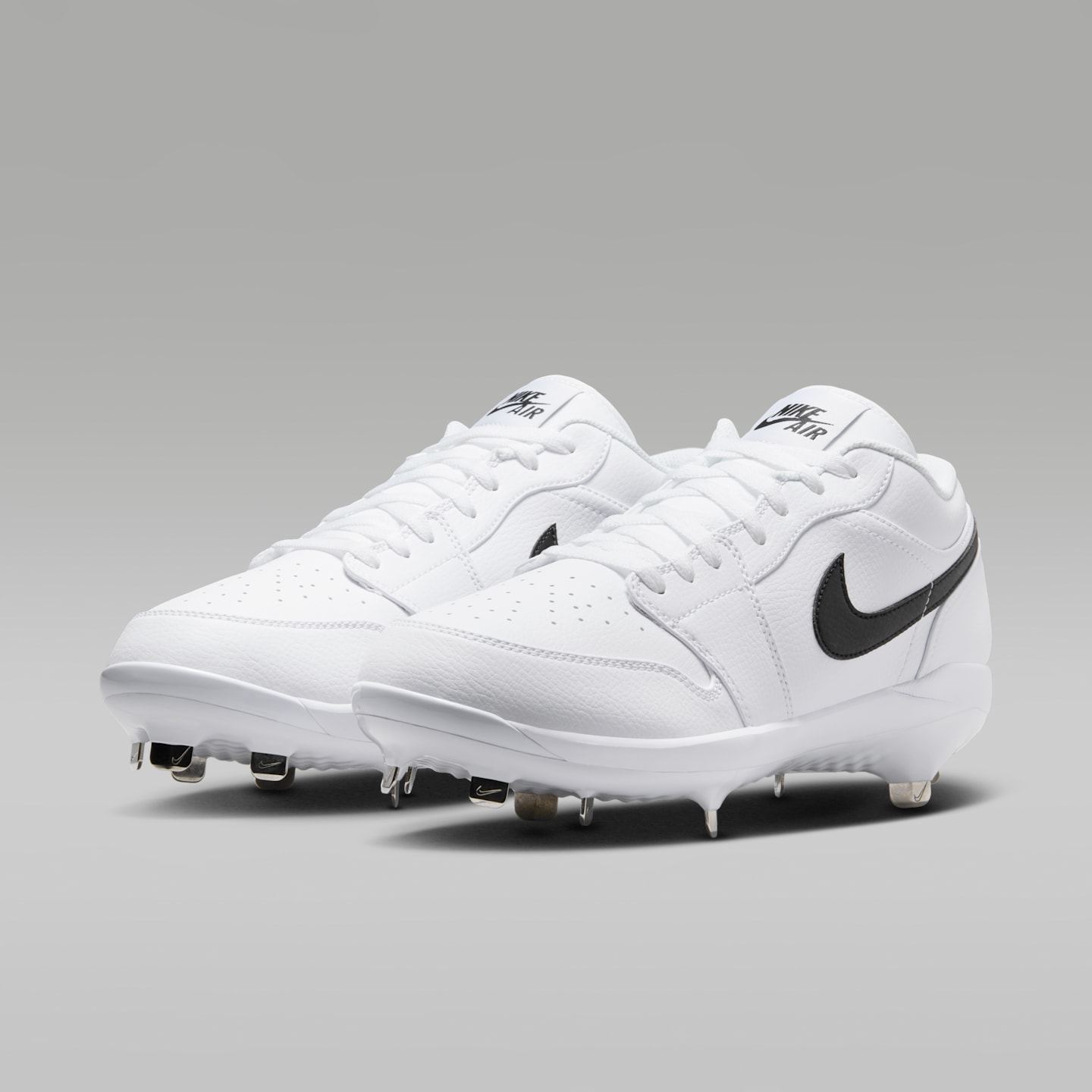 Мужские бутсы Jordan 1 Retro Low Metal Baseball Cleats, цвет: Белый / Чёрный — фото 5
