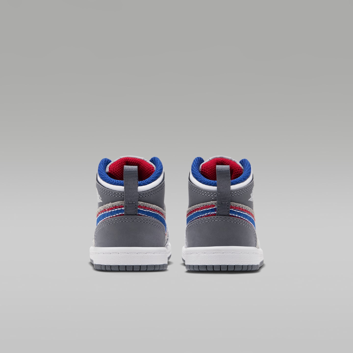 Детские кроссовки Jordan 1 Mid SE "Hare" Shoes, цвет: Серый / Красный — фото 6