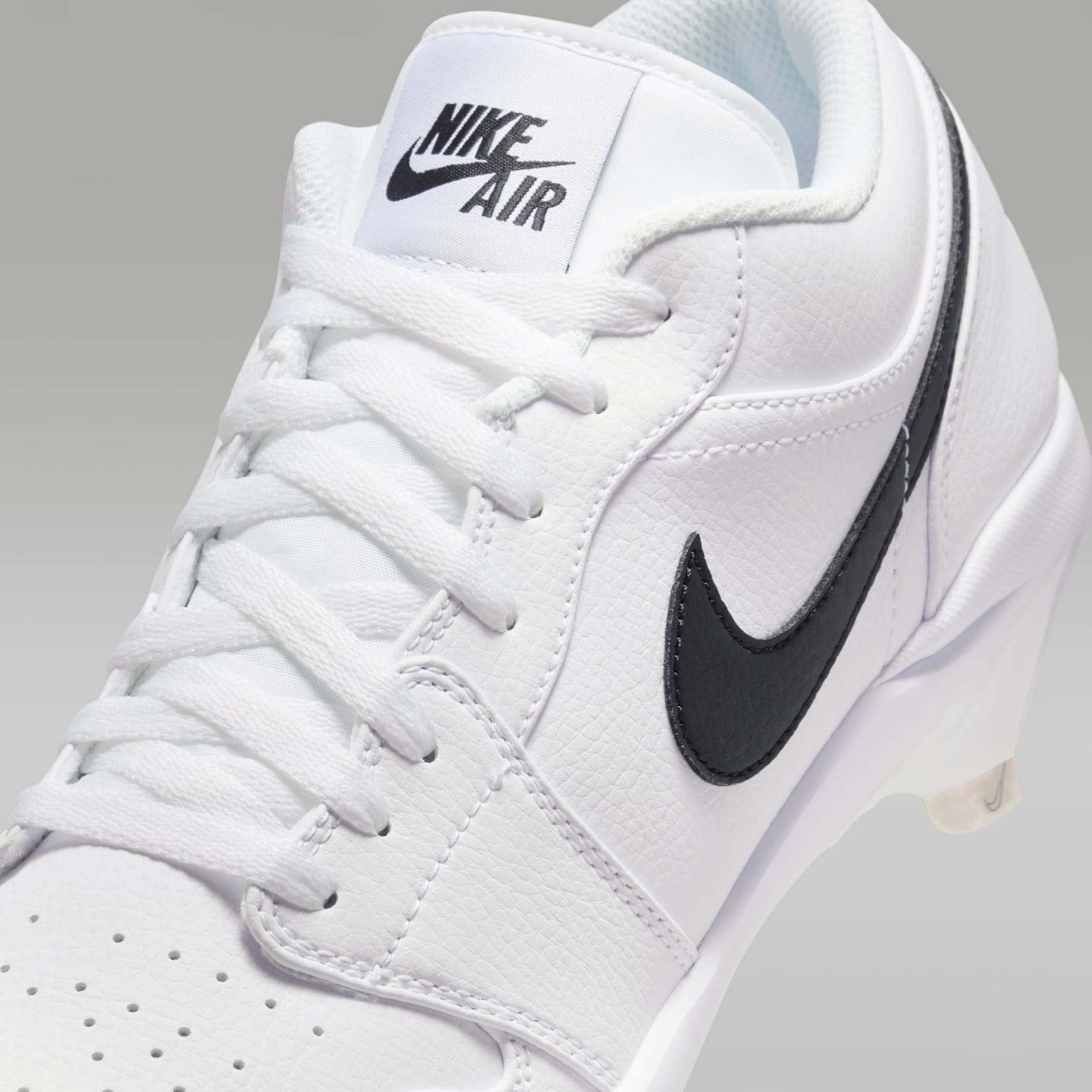 Мужские бутсы Jordan 1 Retro Low Metal Baseball Cleats, цвет: Белый / Чёрный — фото 8