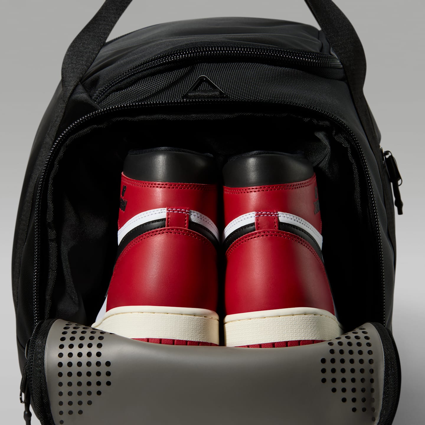 Спортивная сумка Jordan Sport Duffel, 47,5 л, цвет: Чёрный / Белый — фото 7
