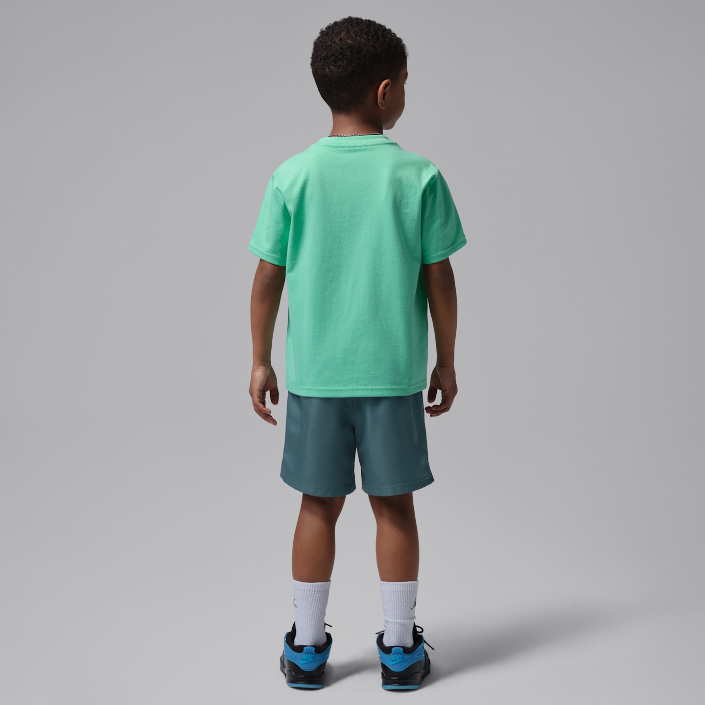 Детский комплект Jordan Jumpman из тканых шорт и футболки, 2 предмета, цвет: Пепельный зелёный — фото 2
