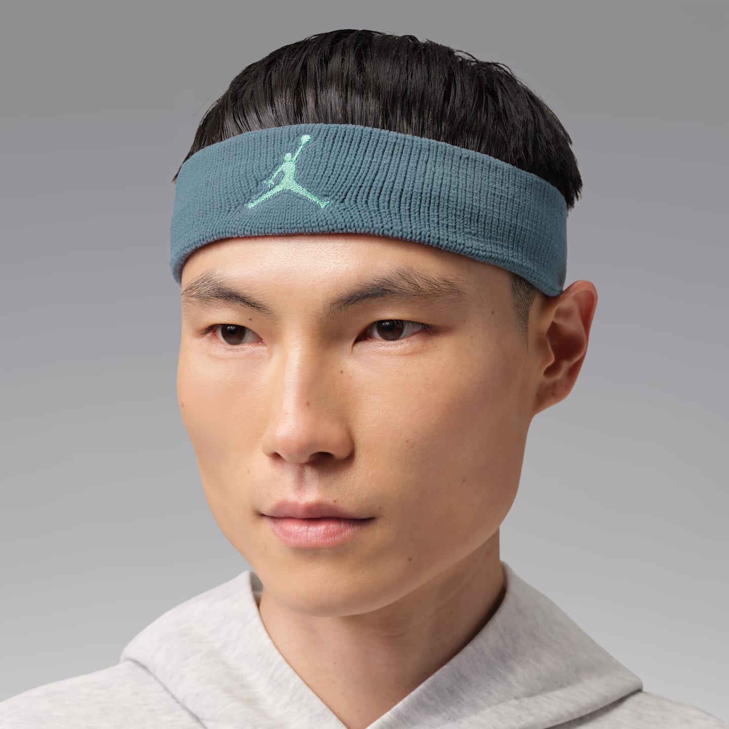 Мужские аксессуары для волос Jordan Dri-FIT Jumpman Headband, цвет: Пепельный зелёный / Зелёный сияющий — фото 1