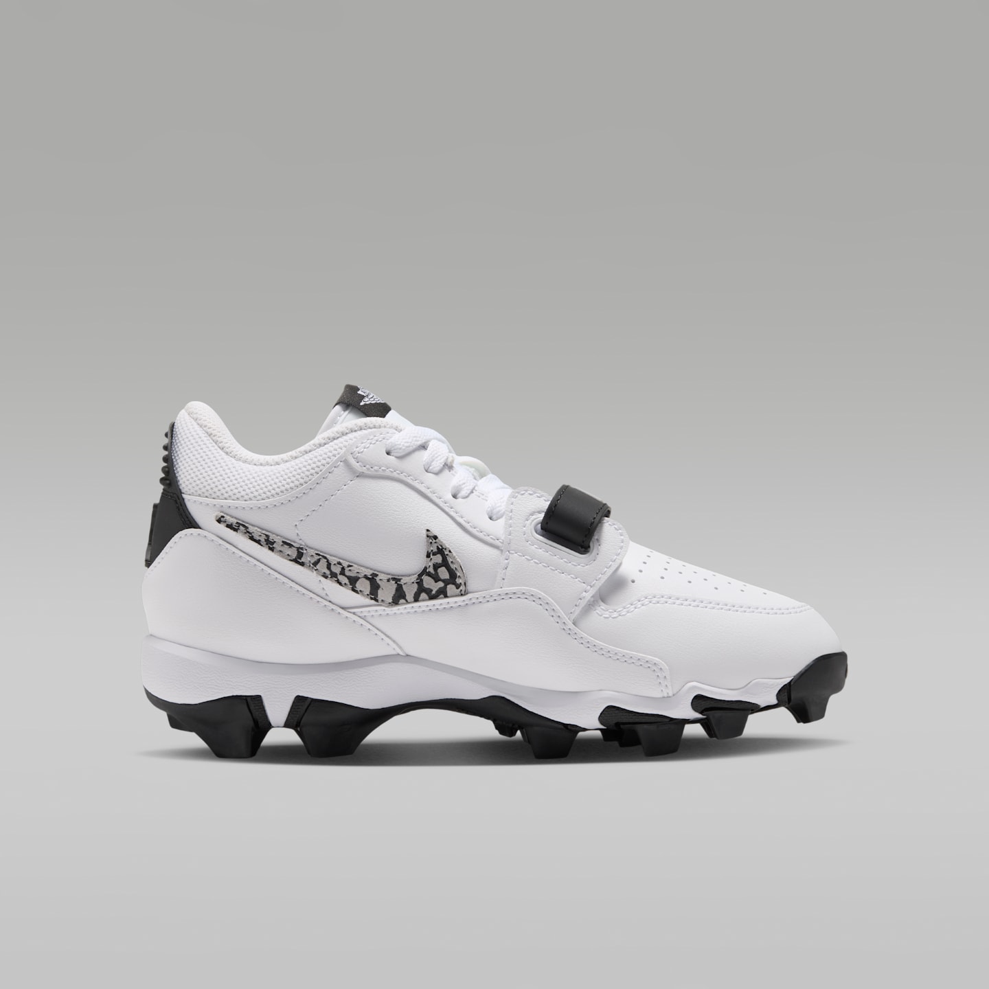 Детские бутсы Jordan Legacy 312 Low Cleats, цвет: Белый / Чёрный — фото 3