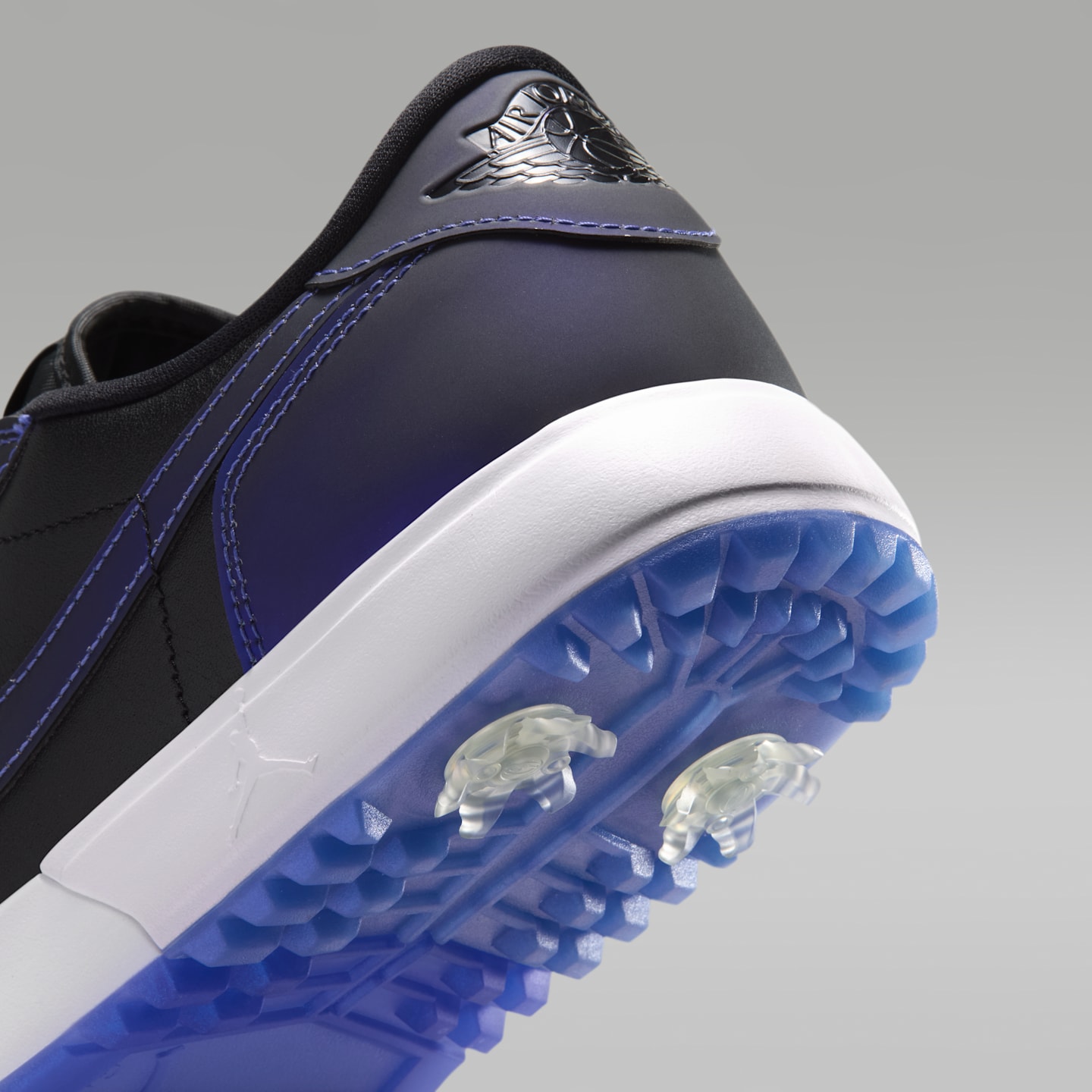 Мужские кроссовки Air Jordan 1 Low G Spiked "Space Jam" Golf Shoes, цвет: Чёрный / Разноцветный — фото 9