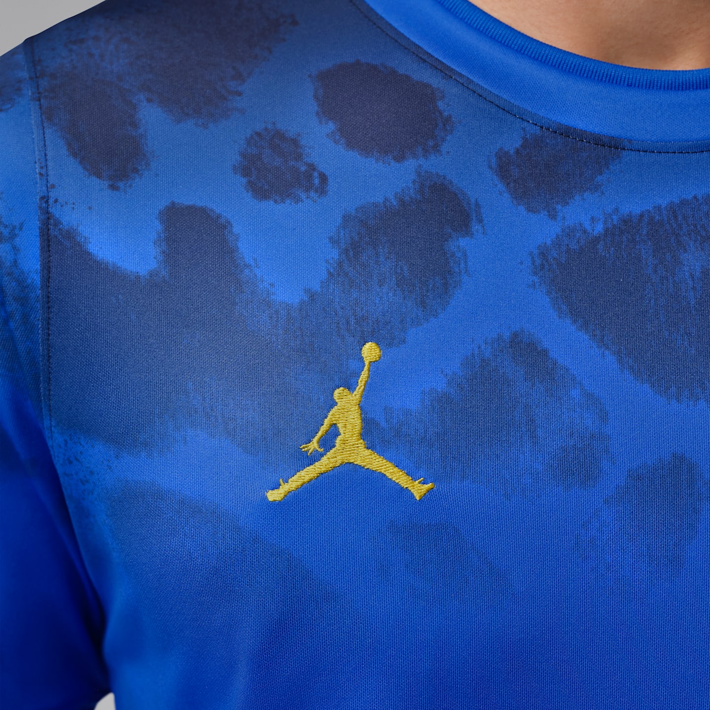 Мужская предматчевая футболка с коротким рукавом Jordan Brazil Academy Pro Dri-FIT, цвет: Королевский синий — фото 4