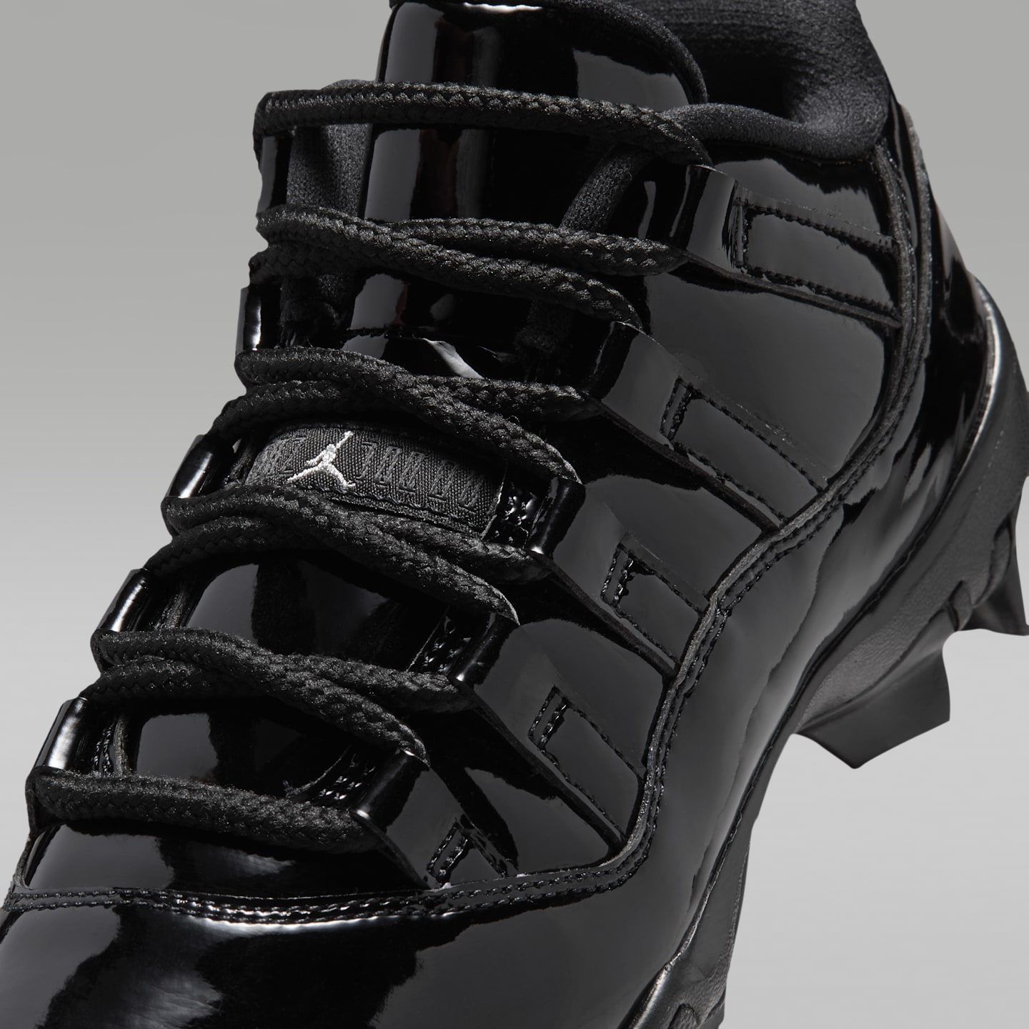 Детские бутсы Jordan 11 Low Cleats, цвет: Чёрный / Серебряный — фото 8