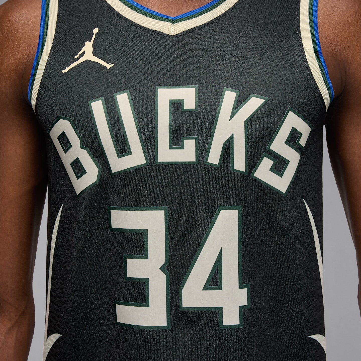 Мужской топ Jordan Milwaukee Bucks Statement Edition Dri-FIT NBA Swingman Jersey, цвет: Чёрный — фото 4