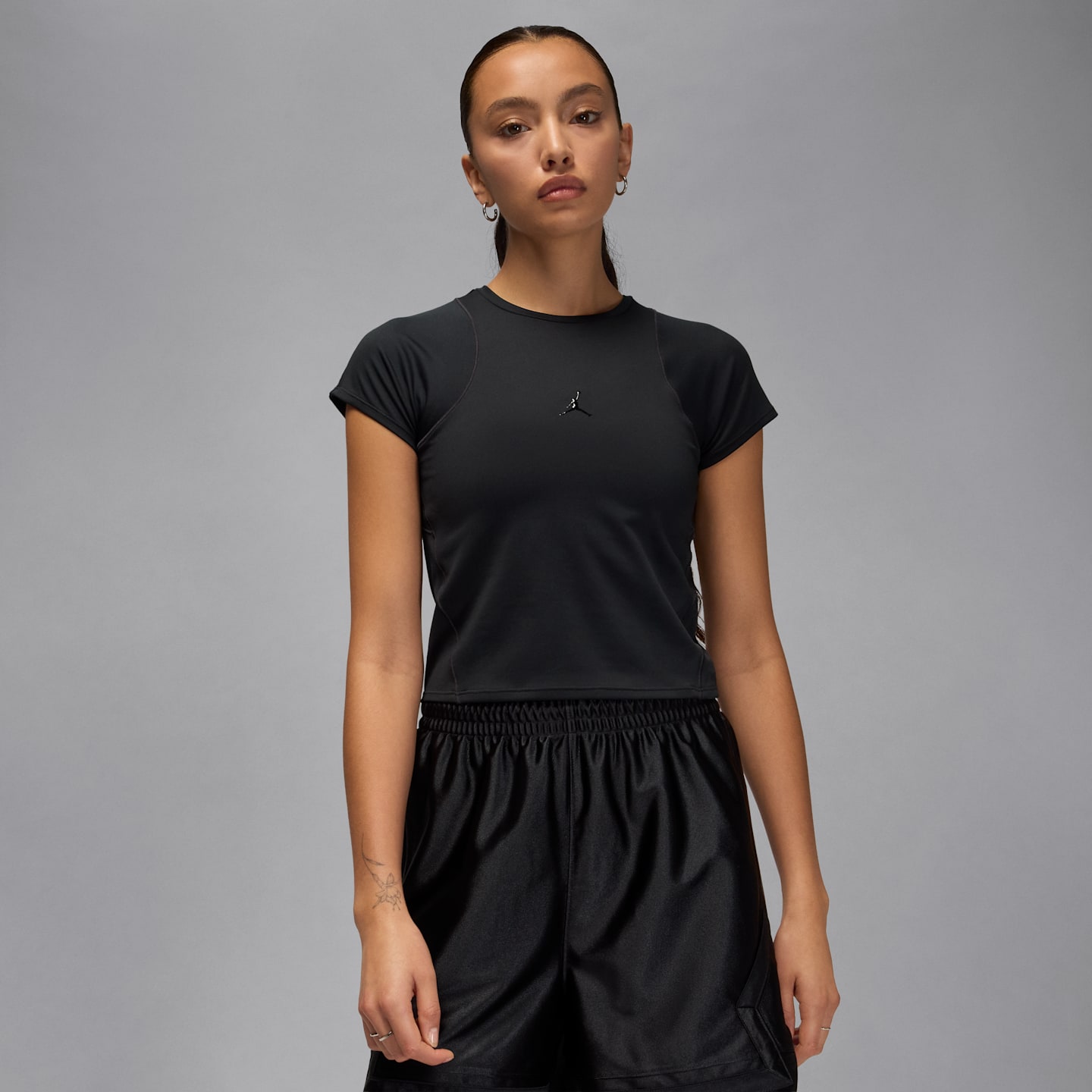 Женская футболка Jordan Sport Flightweight Dri-FIT с коротким рукавом, цвет: Чёрный / Тёмный теневой