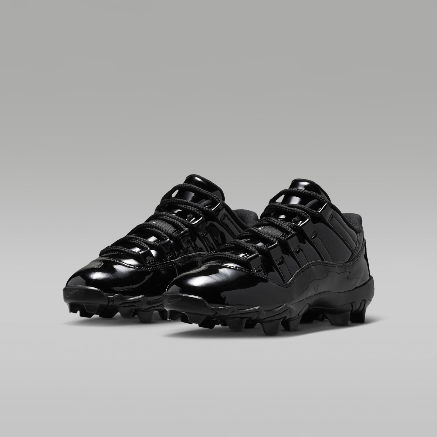 Детские бутсы Jordan 11 Low Cleats, цвет: Чёрный / Серебряный — фото 5