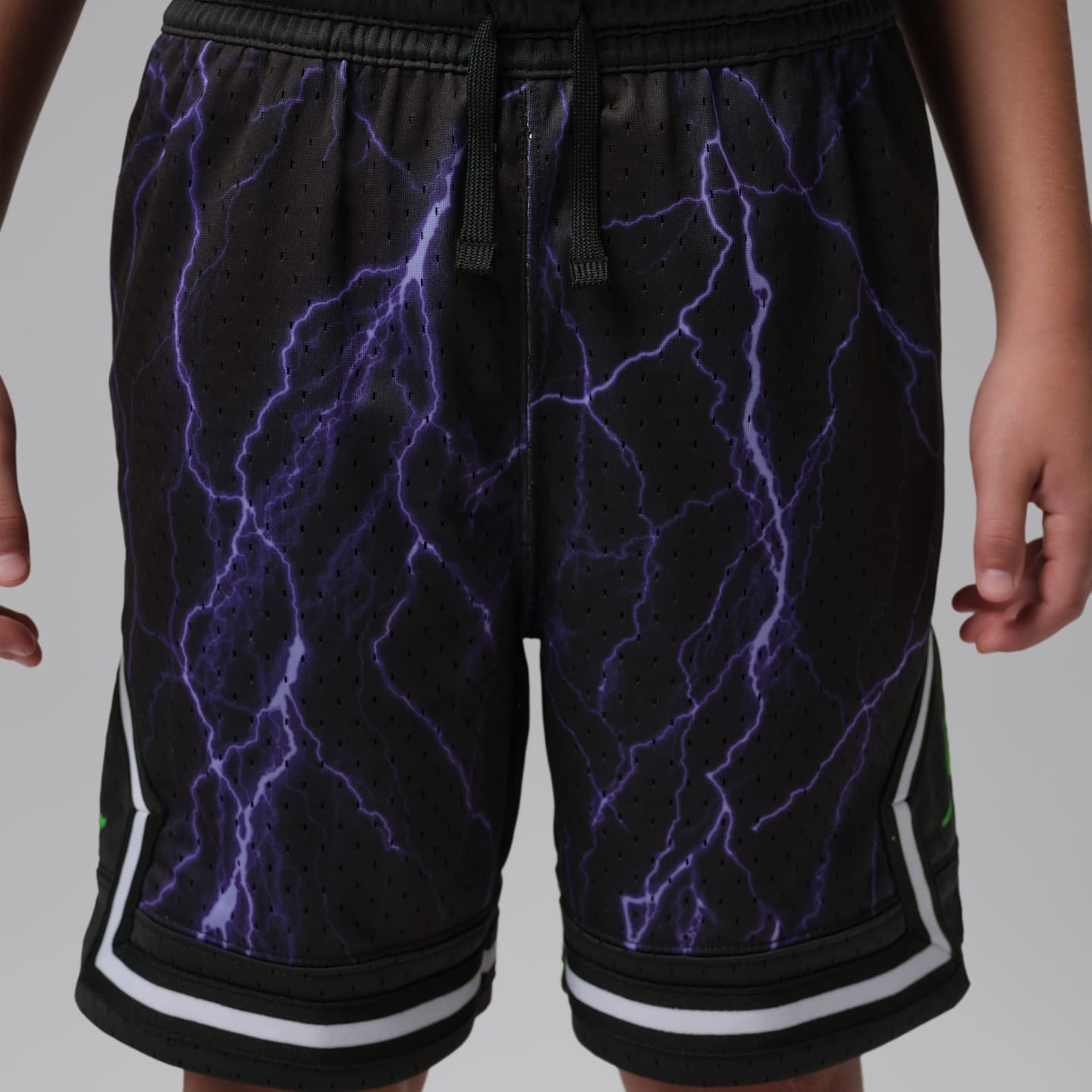Детские спортивные шорты Jordan Dri-FIT Diamond с принтом, цвет: Чёрный / Фиолетовый — фото 2