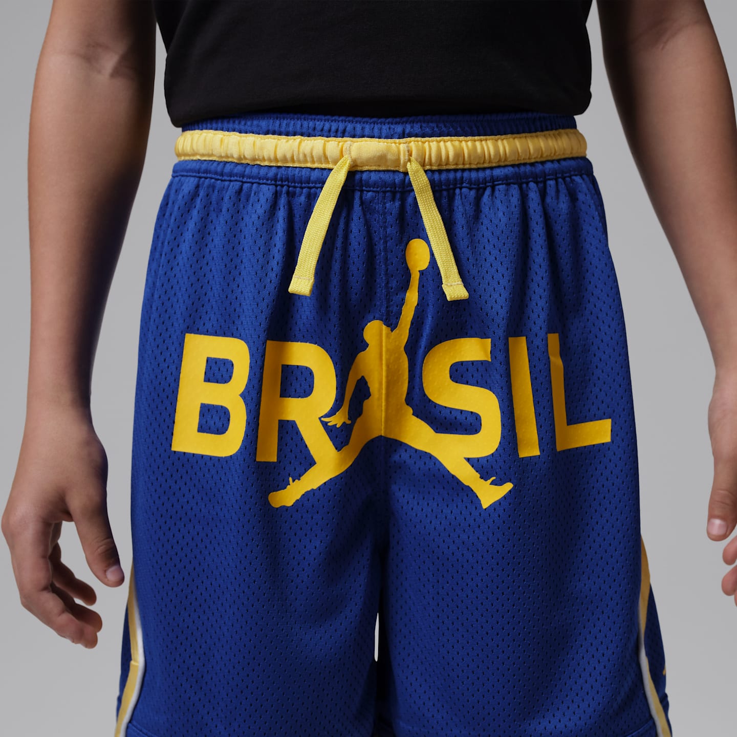 Детские сетчатые шорты Jordan Essentials Dri-FIT P6 Diamond, цвет: Синий / Жёлтый — фото 2