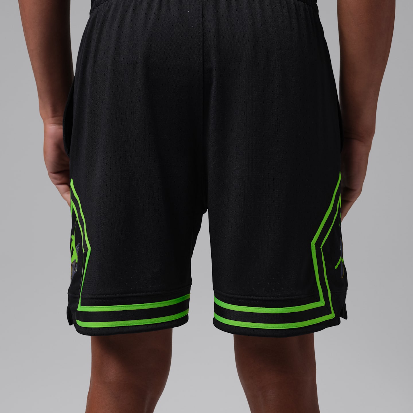 Мужские шорты Jordan Dri-FIT Space Jam Diamond, цвет: Чёрный / Зелёный — фото 3