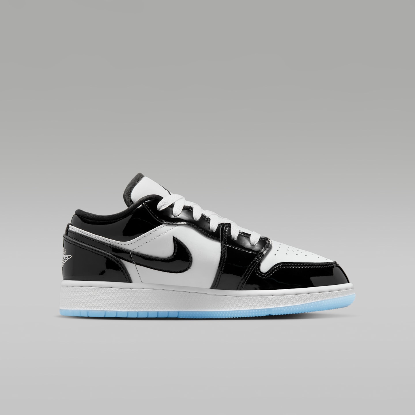 Детские кроссовки Air Jordan 1 Low SE, цвет: Белый / Чёрный — фото 3