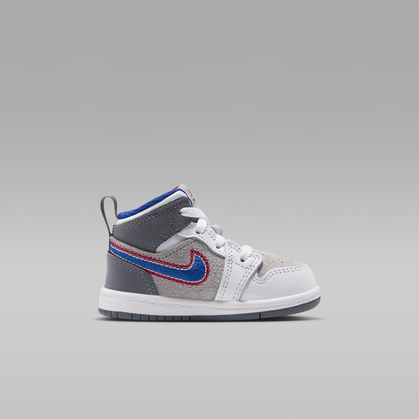 Детские кроссовки Jordan 1 Mid SE "Hare" Shoes, цвет: Серый / Красный — фото 3