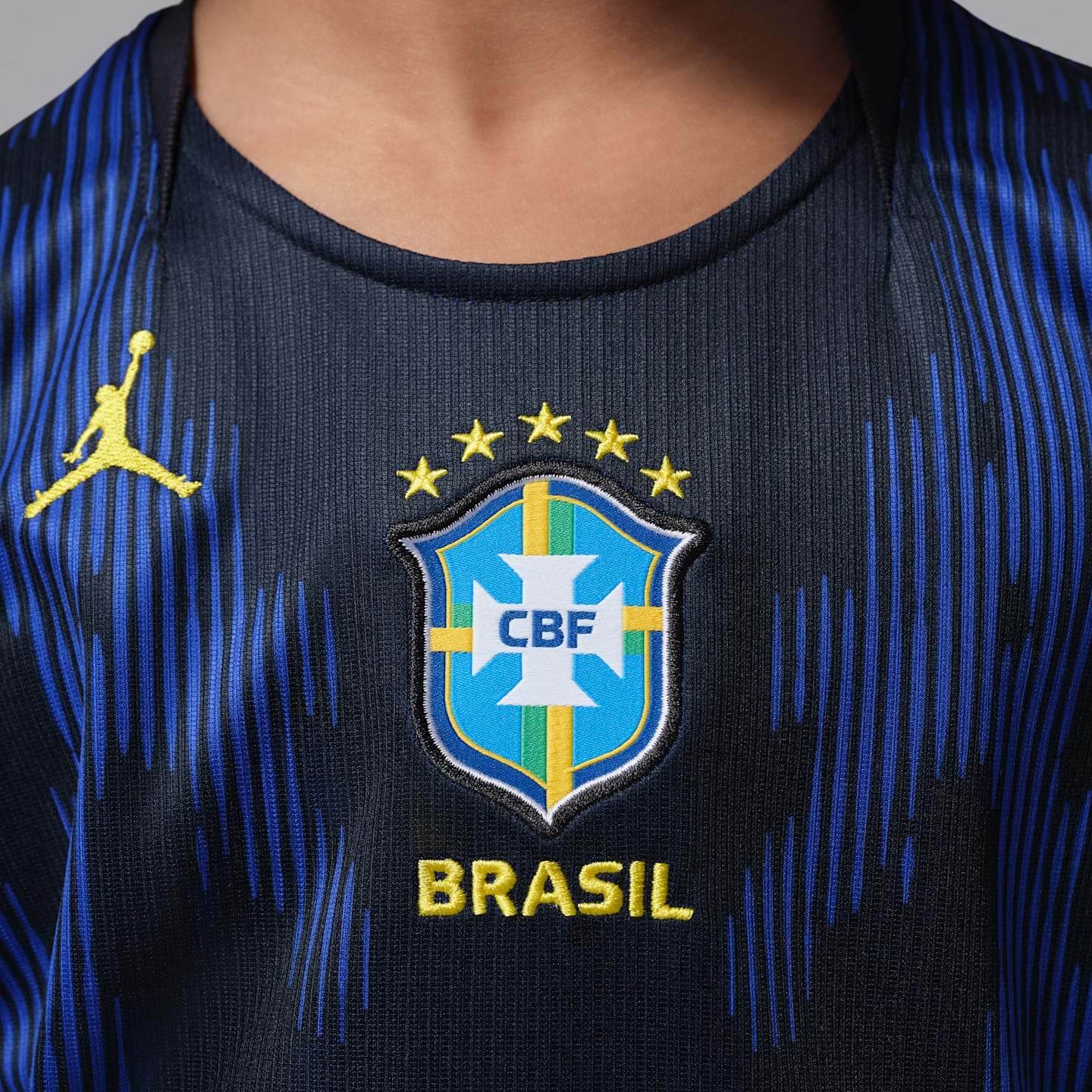 Детский футбольный комплект Jordan Brazil 2026 Stadium Away из 3 предметов, цвет: Королевский синий / Чёрный — фото 5