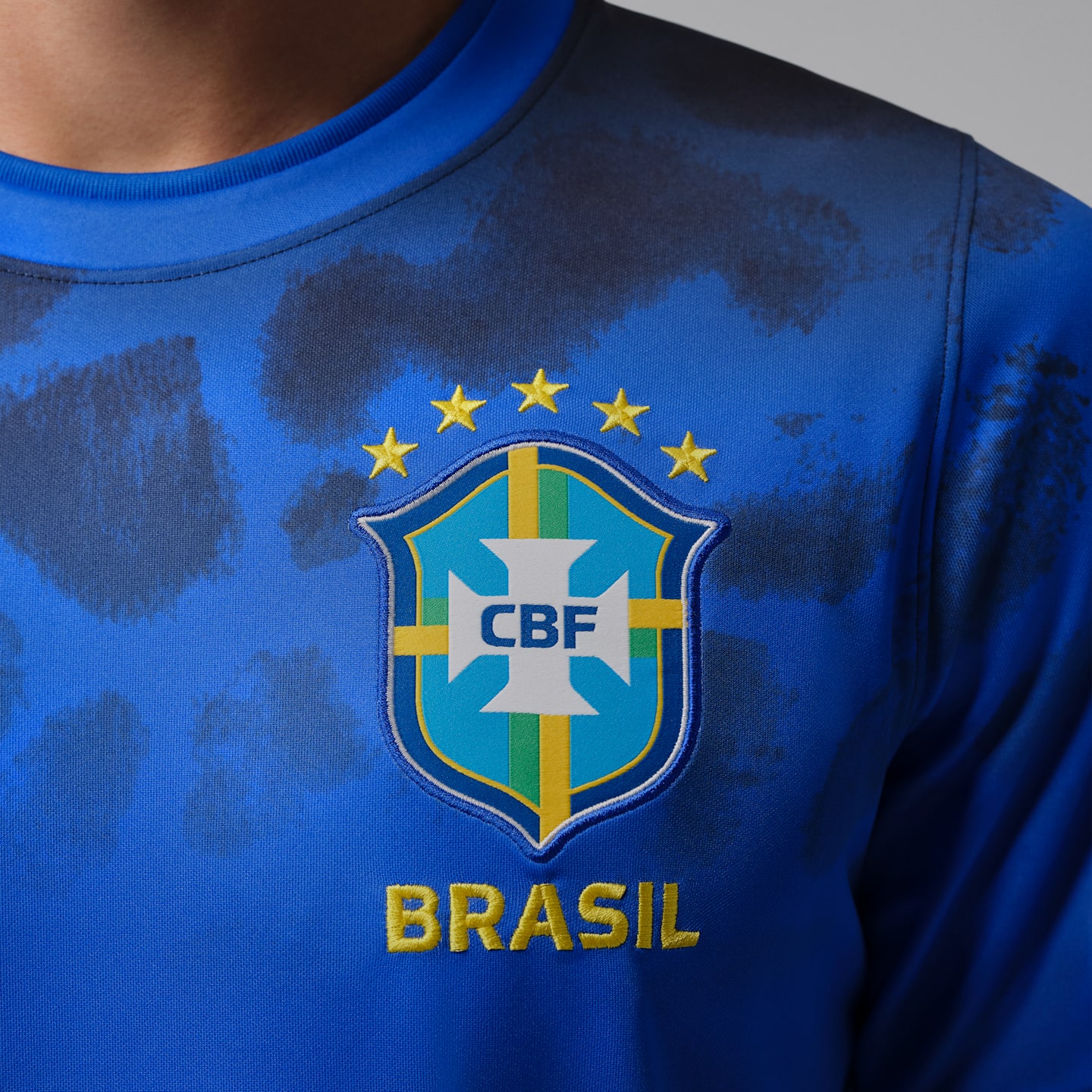 Мужская предматчевая футболка с коротким рукавом Jordan Brazil Academy Pro Dri-FIT, цвет: Королевский синий — фото 5