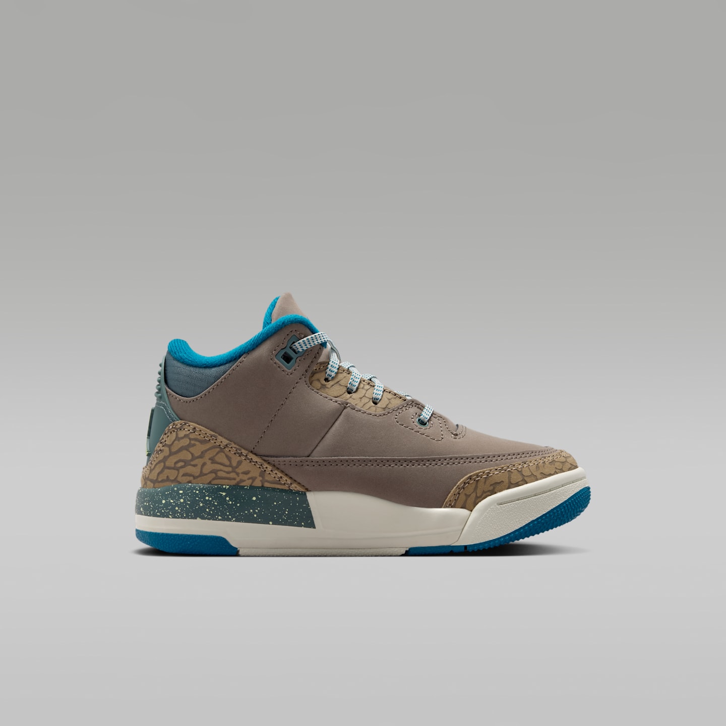 Детские кроссовки Jordan 3 Retro, цвет: Оливковый серый / Хаки — фото 3