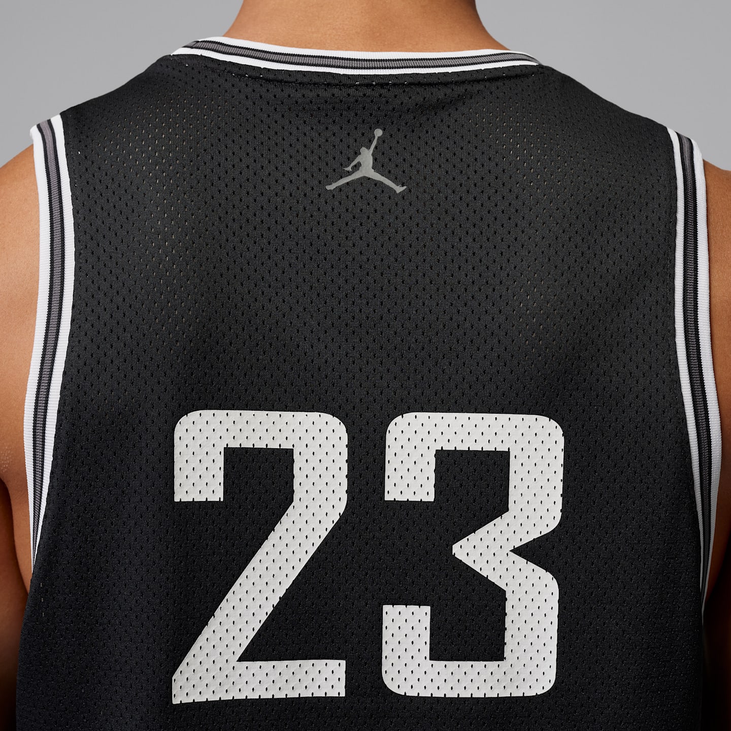 Мужской топ Jordan Brooklyn Mesh Jersey, цвет: Чёрный / Железный серый — фото 5