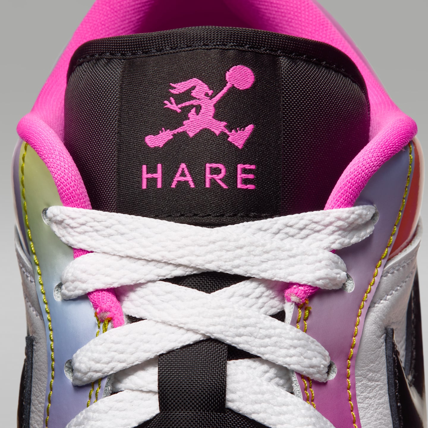 Женские кроссовки Air Jordan 1 Low SE "Lola Bunny" Shoes, цвет: Белый / Розовый — фото 9