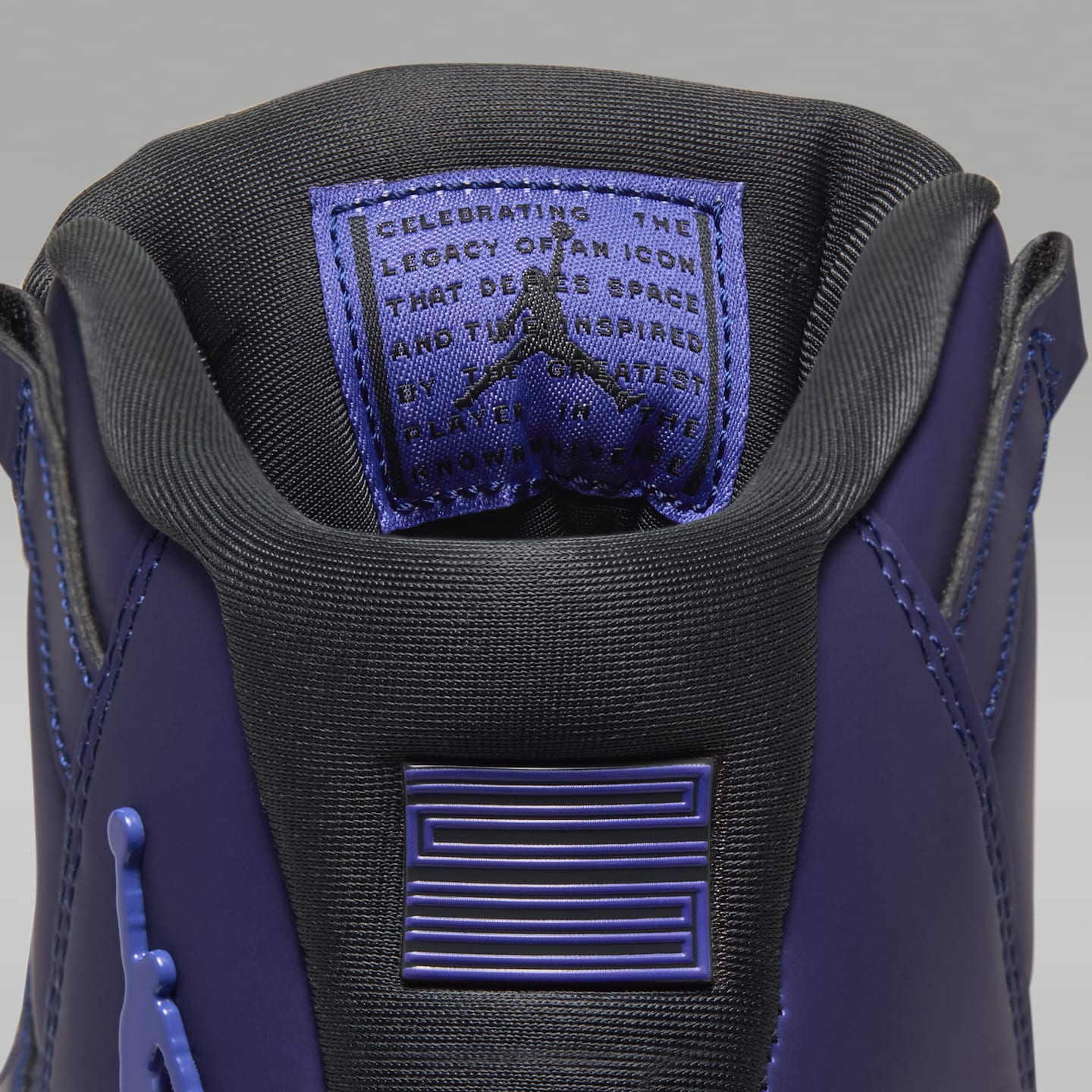 Мужские бутсы Jordan 11 Retro MCS "Space Jam" Baseball, цвет: Почти чёрный — фото 11