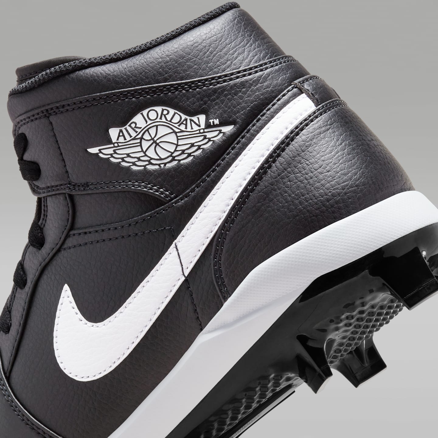 Мужские бутсы Jordan 1 Retro MCS Baseball Cleats, цвет: Чёрный / Белый — фото 9