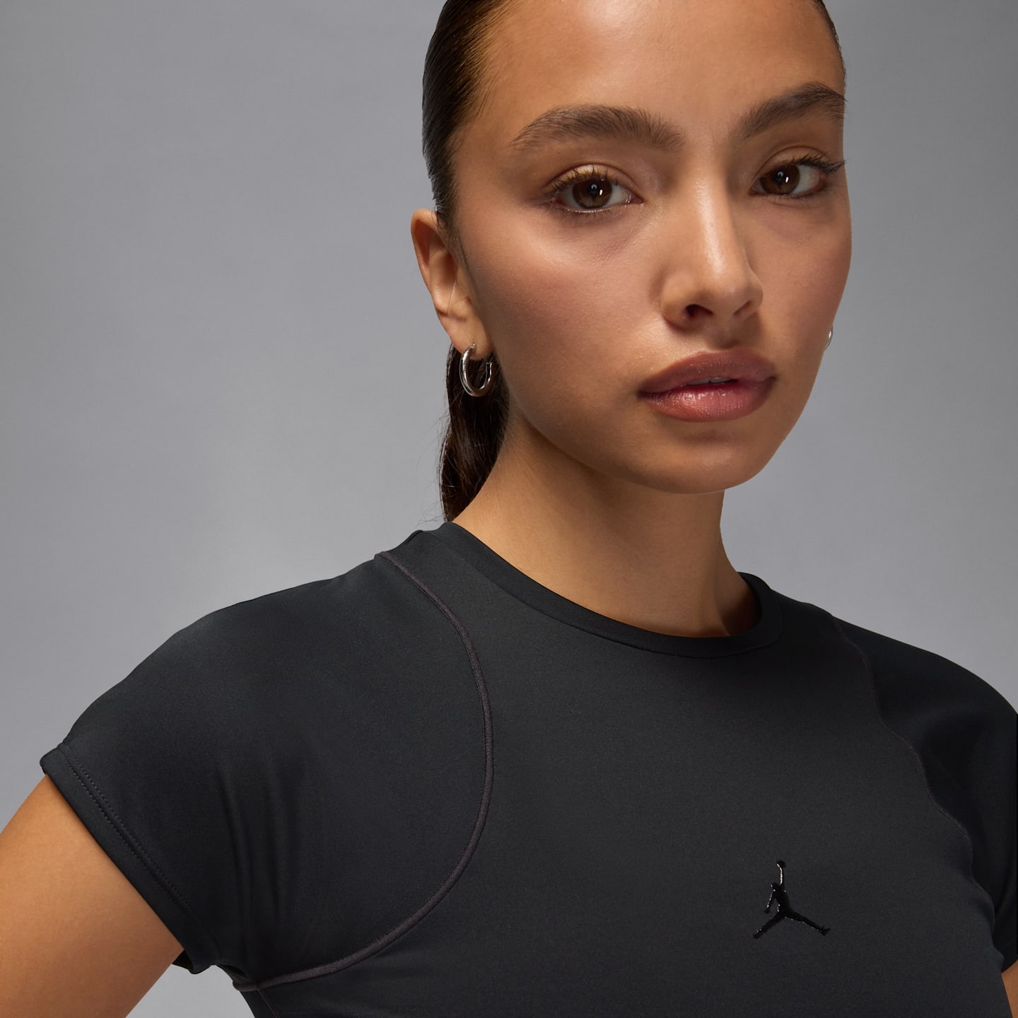 Женская футболка Jordan Sport Flightweight Dri-FIT с коротким рукавом, цвет: Чёрный / Тёмный теневой — фото 3