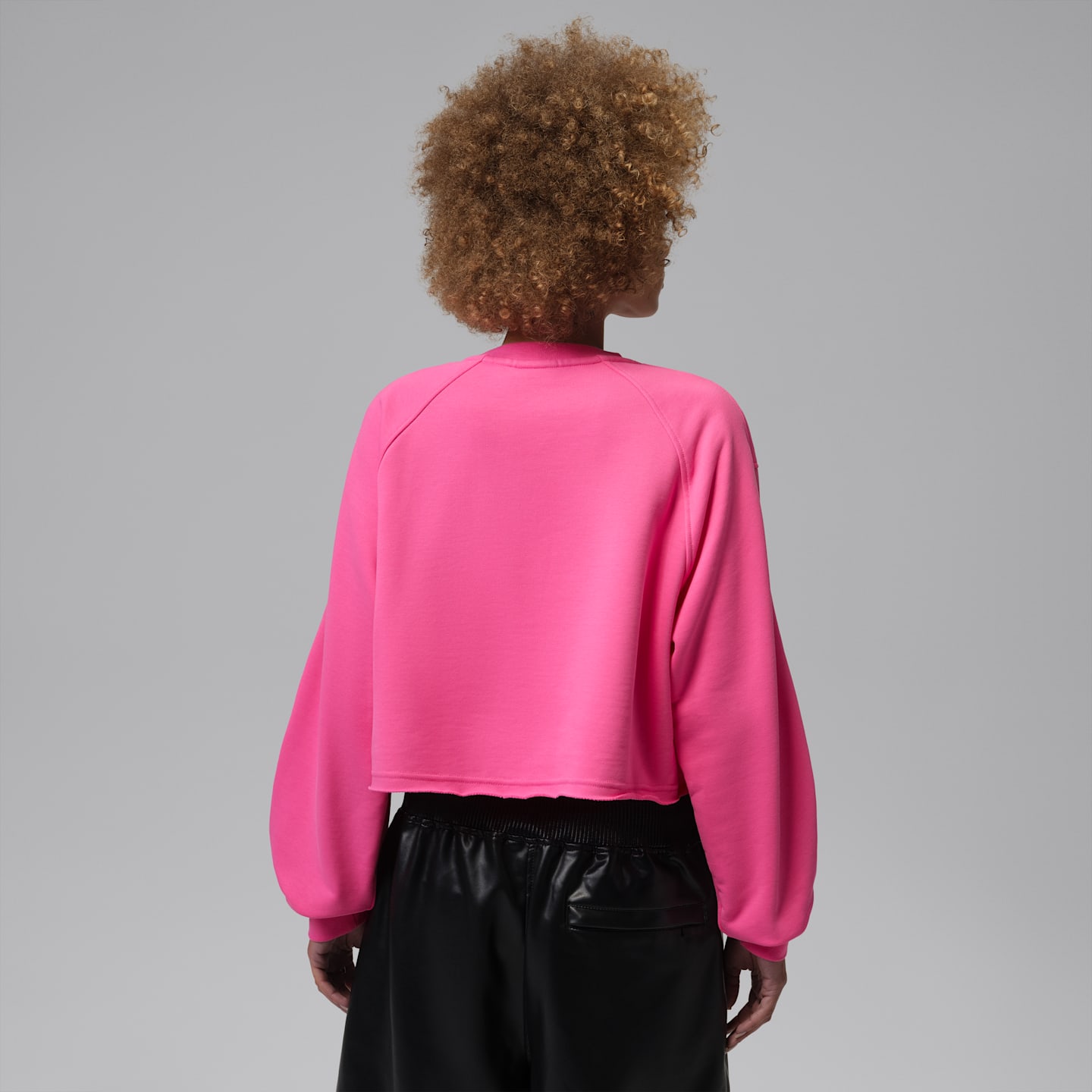 Женский укороченный свитшот Jordan Flight Fleece Mod-Crop, цвет: Розовый сияющий — фото 2
