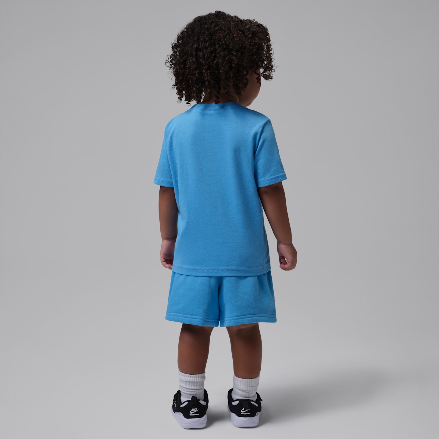 Детский комплект Jordan Brooklyn Essentials из футболки и шорт из махры, 2 предмета, цвет: Синий — фото 2