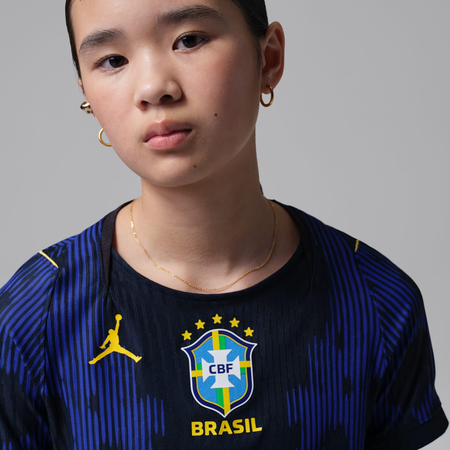 Детский топ Jordan Brazil 2026 Match Away Aero-FIT Soccer Authentic Jersey, цвет: Королевский синий / Чёрный — фото 3
