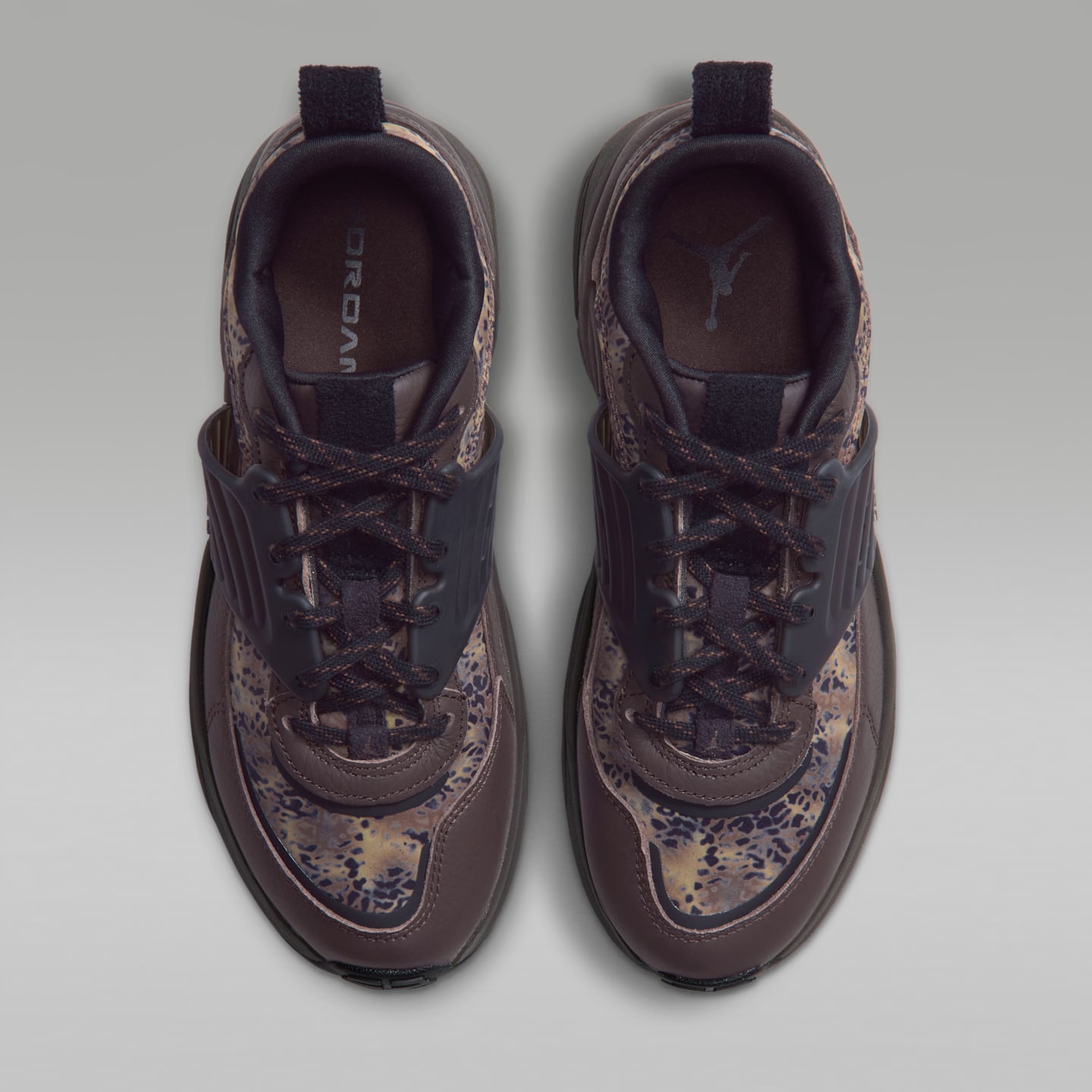 Женские кроссовки Jordan Trunner O/S SE, цвет: Чёрный / Бархатный коричневый — фото 4