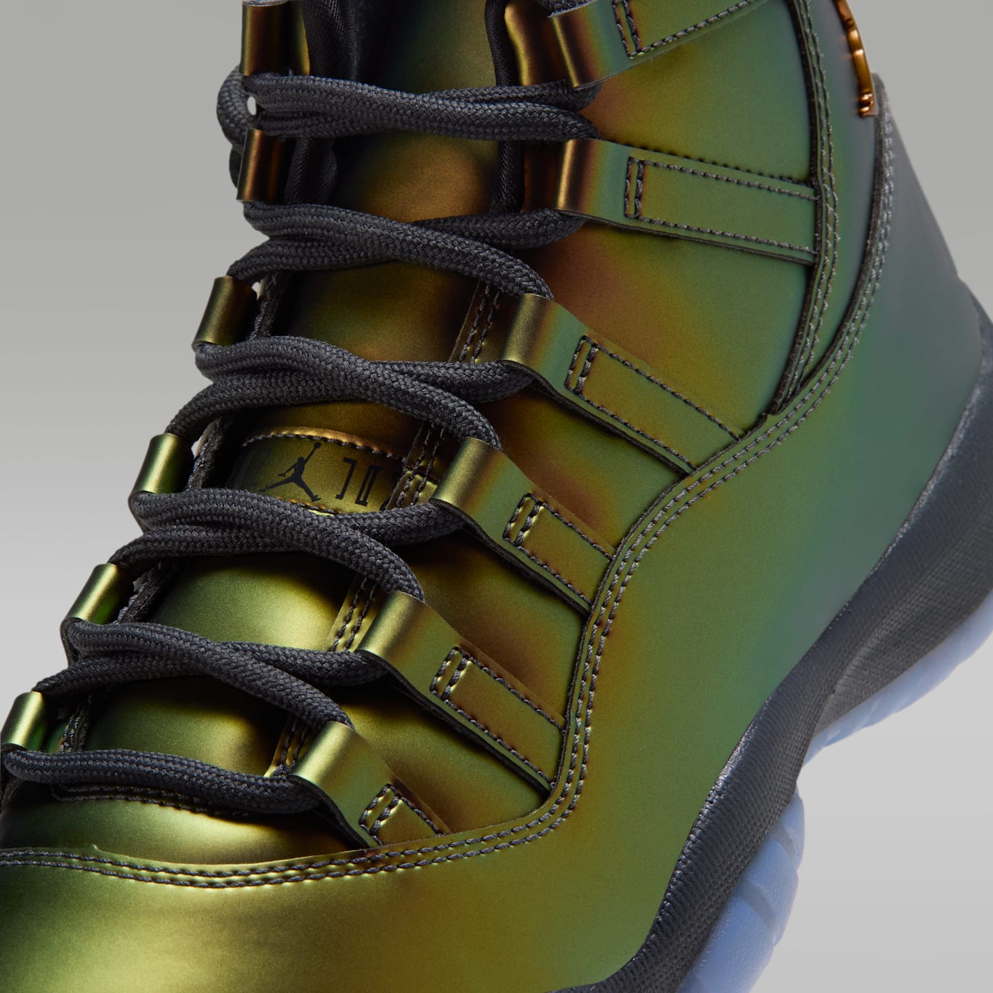 Женские кроссовки Air Jordan 11 Retro "Magic Ball", цвет: Рыжевато-коричневый / Серебряный — фото 8
