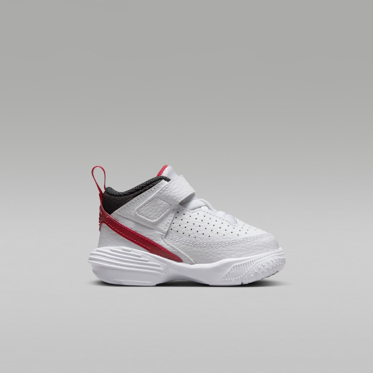 Детские кроссовки Jordan Max Aura 5 Baby/Toddler Shoes, цвет: Белый / Красный — фото 3