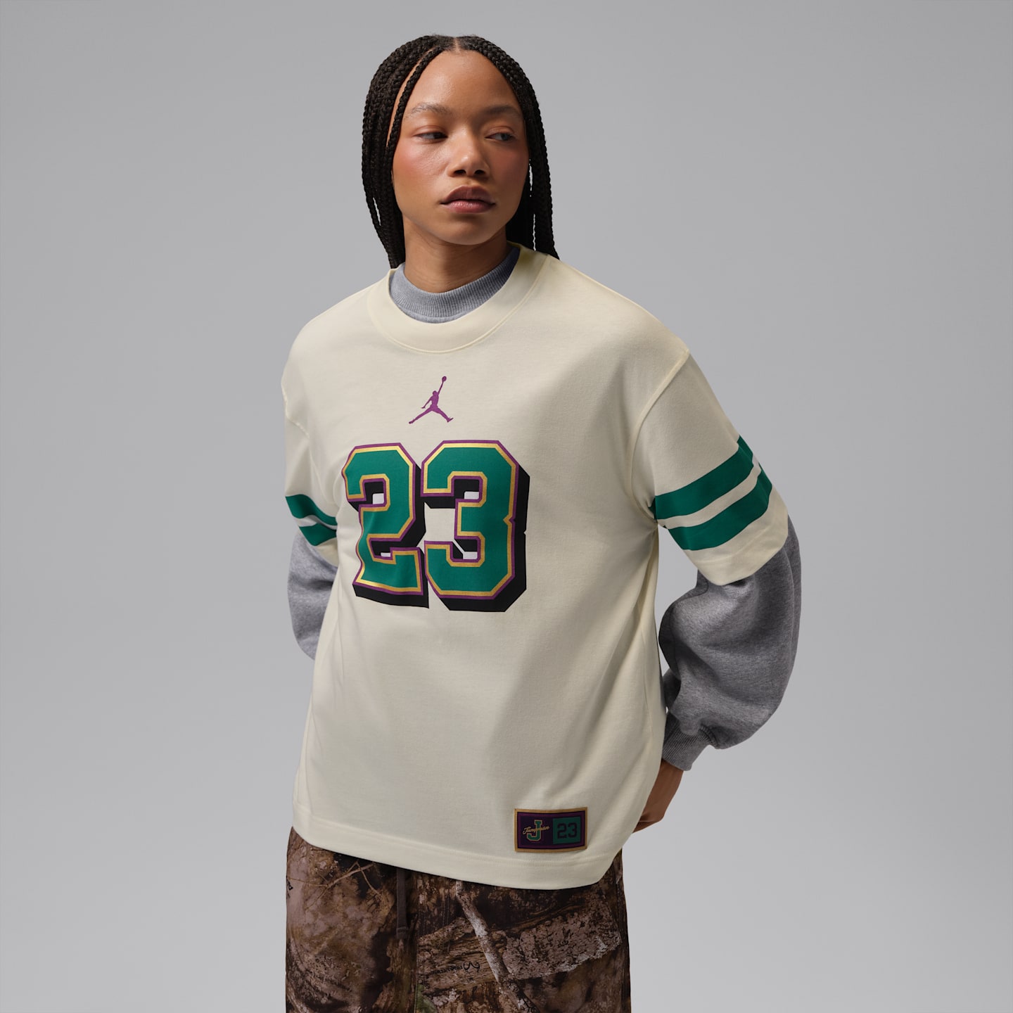Женская футболка Jordan Essentials Girlfriend Fit, цвет: Молочный / Зелёный — фото 1