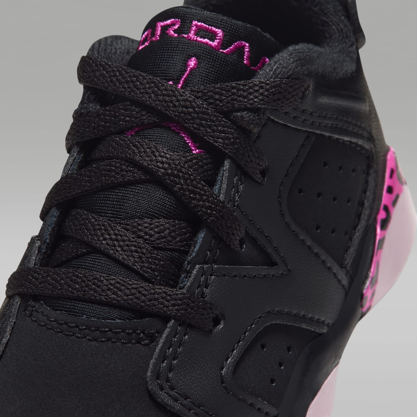 Детские кроссовки Jordan 6 Retro Low Baby/Toddler, цвет: Чёрный / Розовый пенный — фото 7