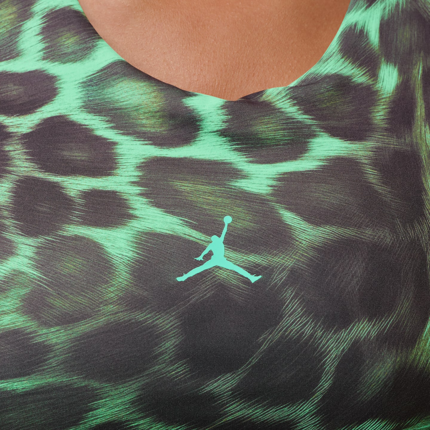 Женский топ Jordan Sport Dri-FIT Printed Top, цвет: Зелёный сияющий — фото 4